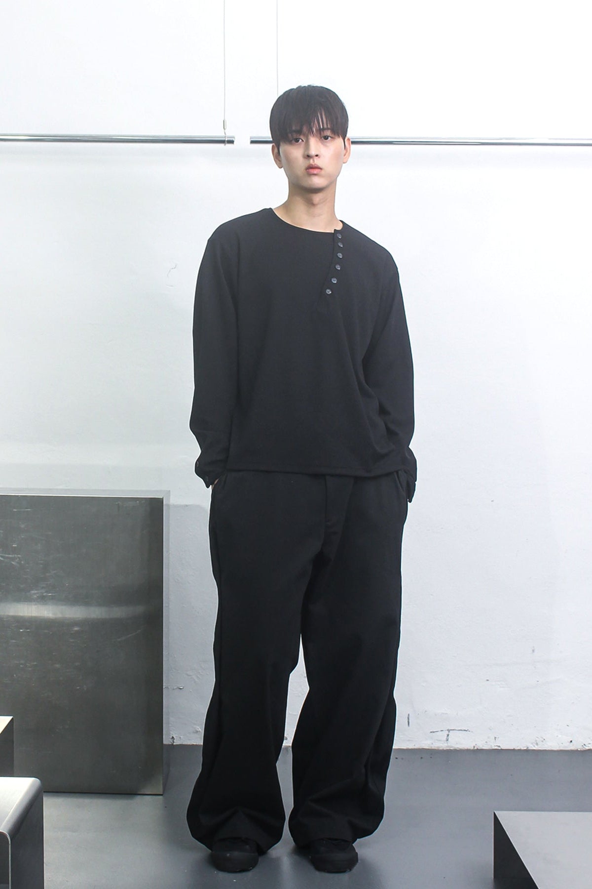 CROSSLINE HENLEY NECK LONG SLEEVE BLACK
