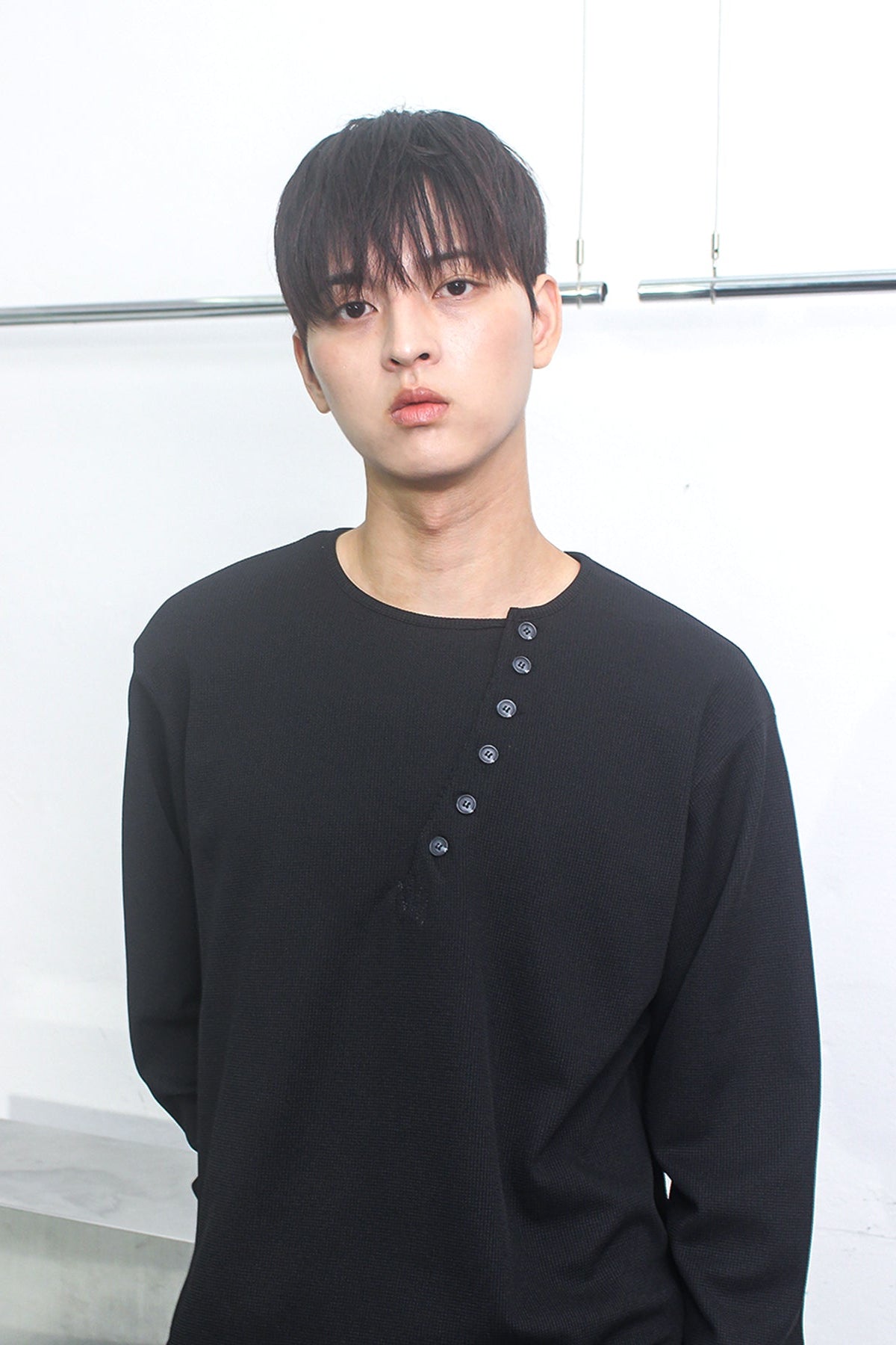 CROSSLINE HENLEY NECK LONG SLEEVE BLACK