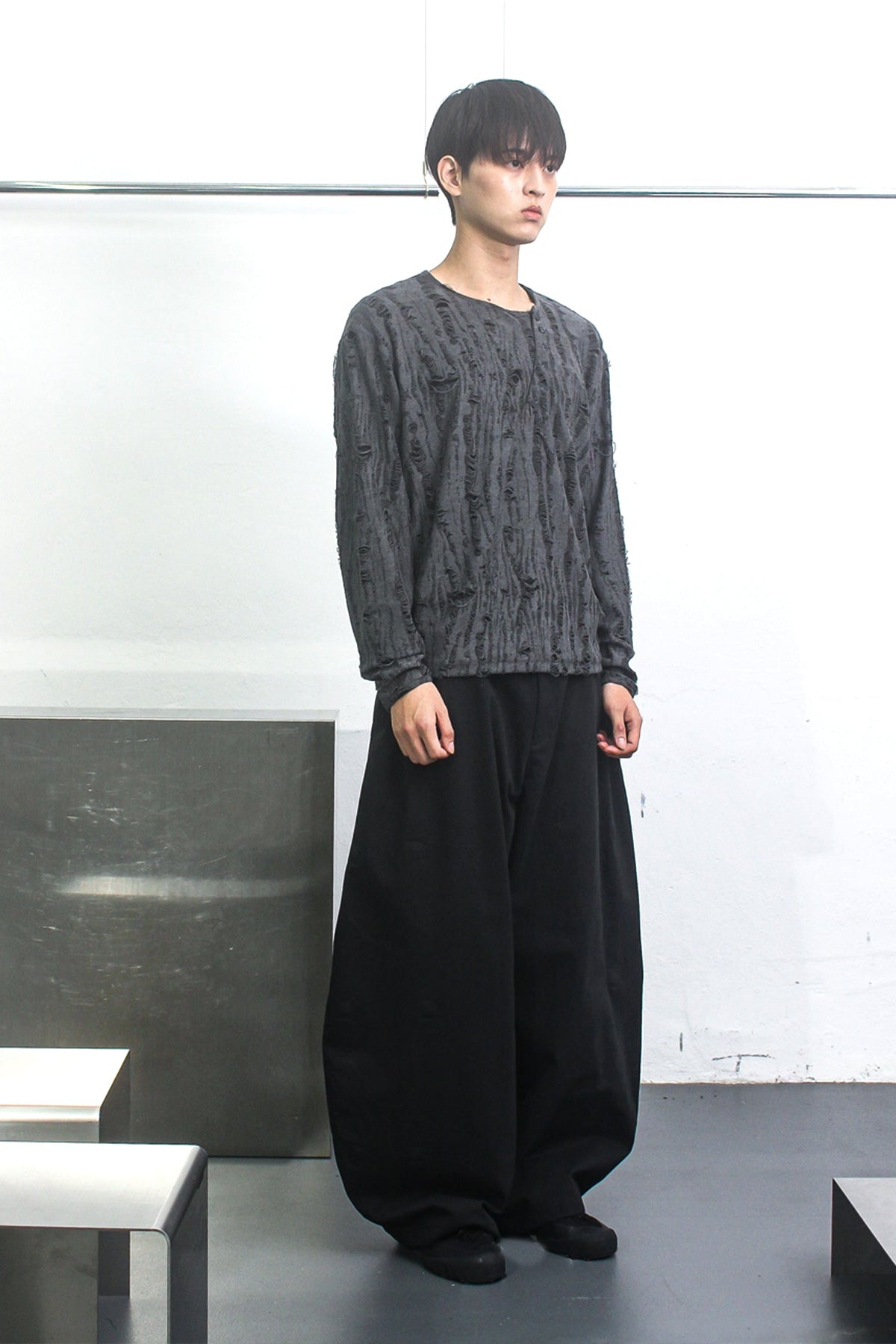MAGNETIC CURVED PANTS BLACK