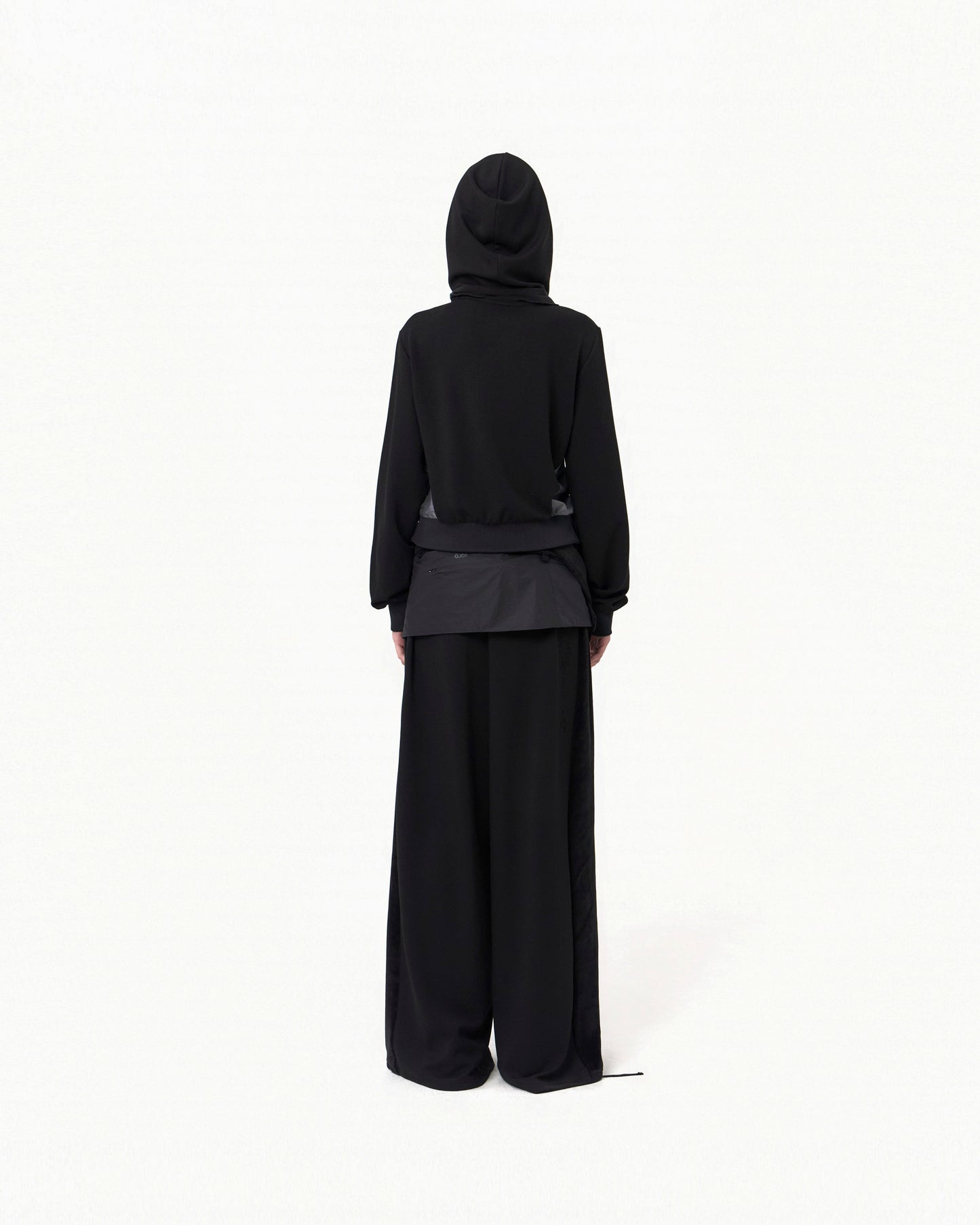 OJOS MUFFLER BOXER CROP HOODIE BLACK