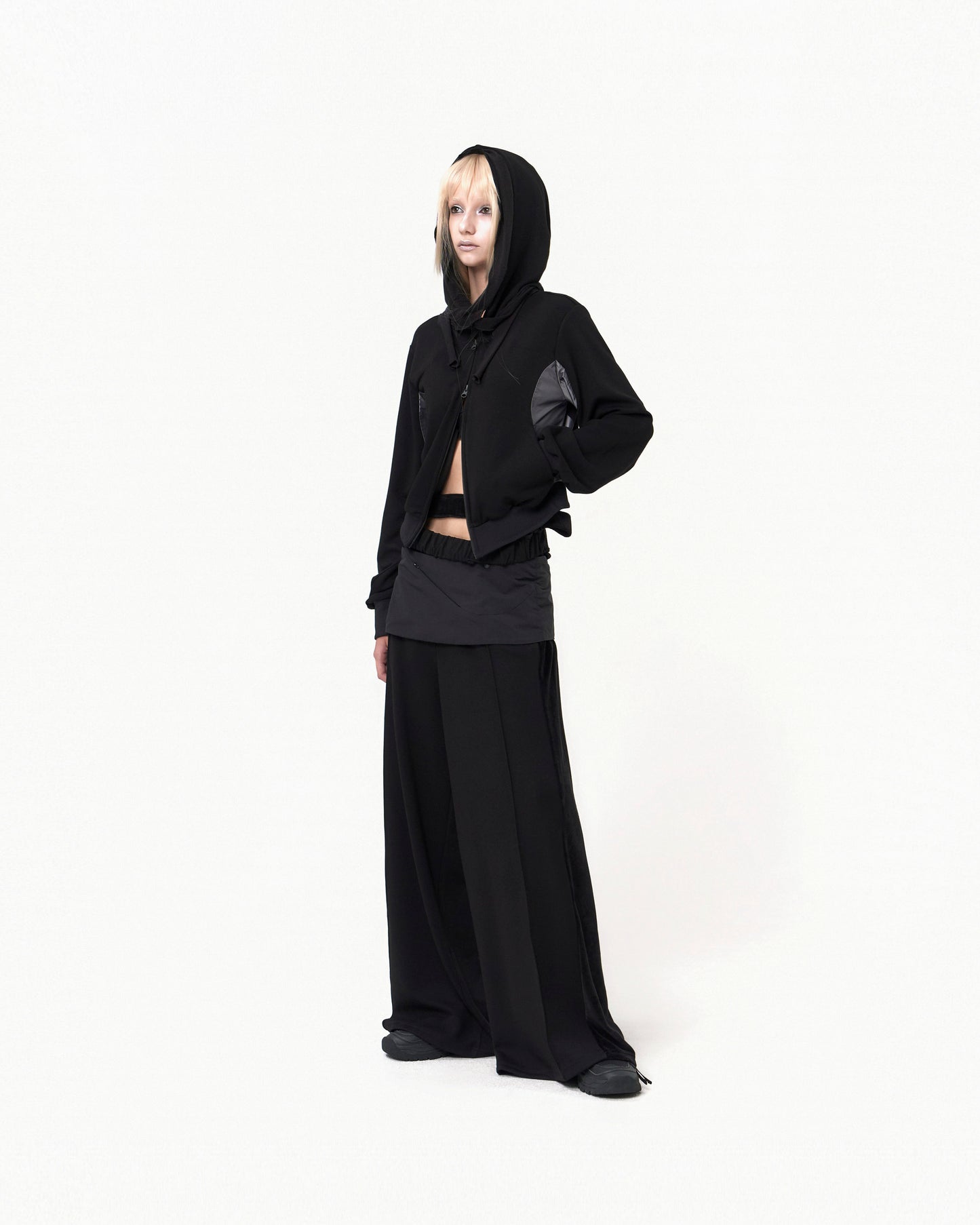 OJOS MUFFLER BOXER CROP HOODIE BLACK