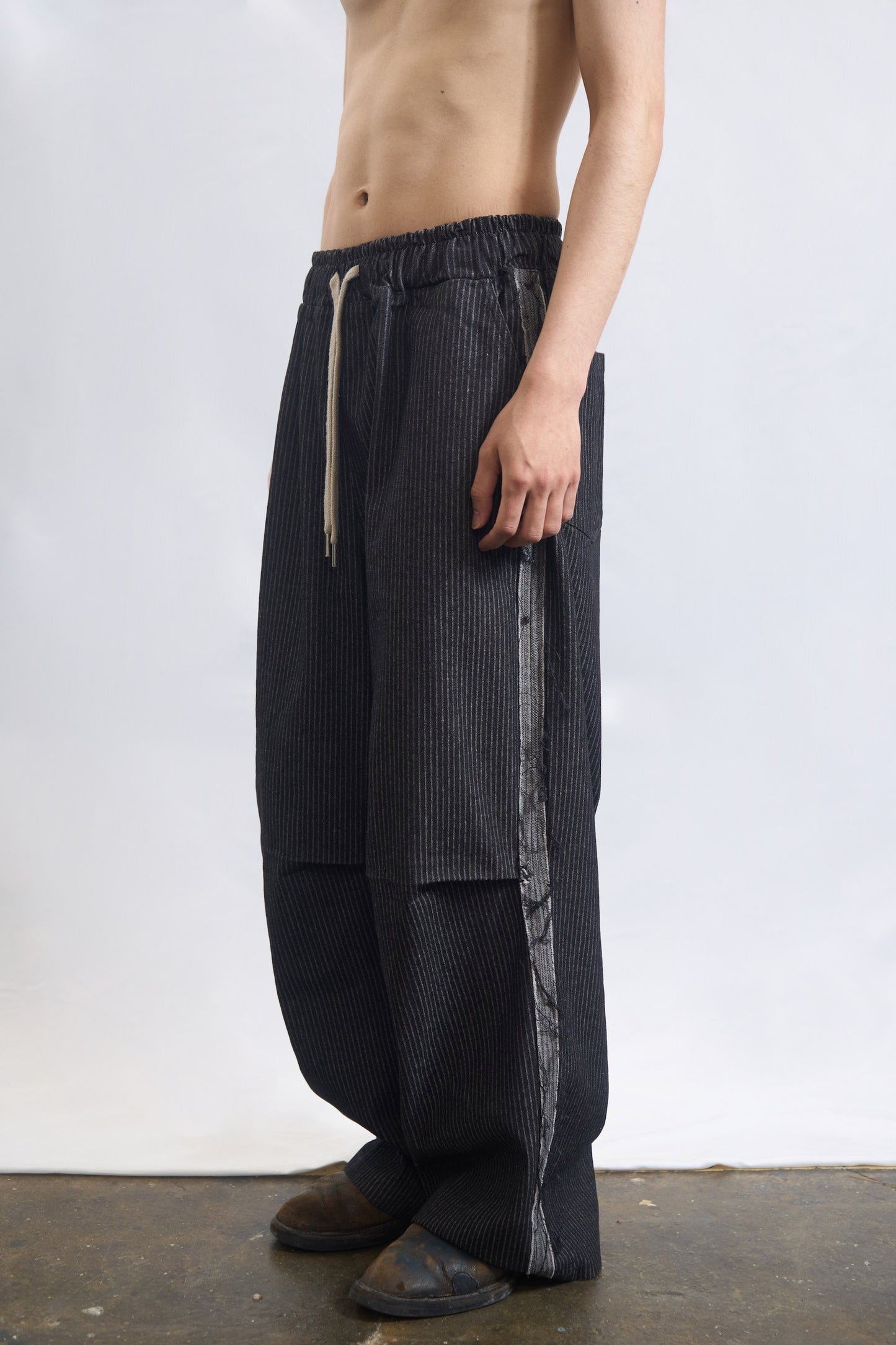 75-RC RAW EDGE STRIPE DENIM PANTS