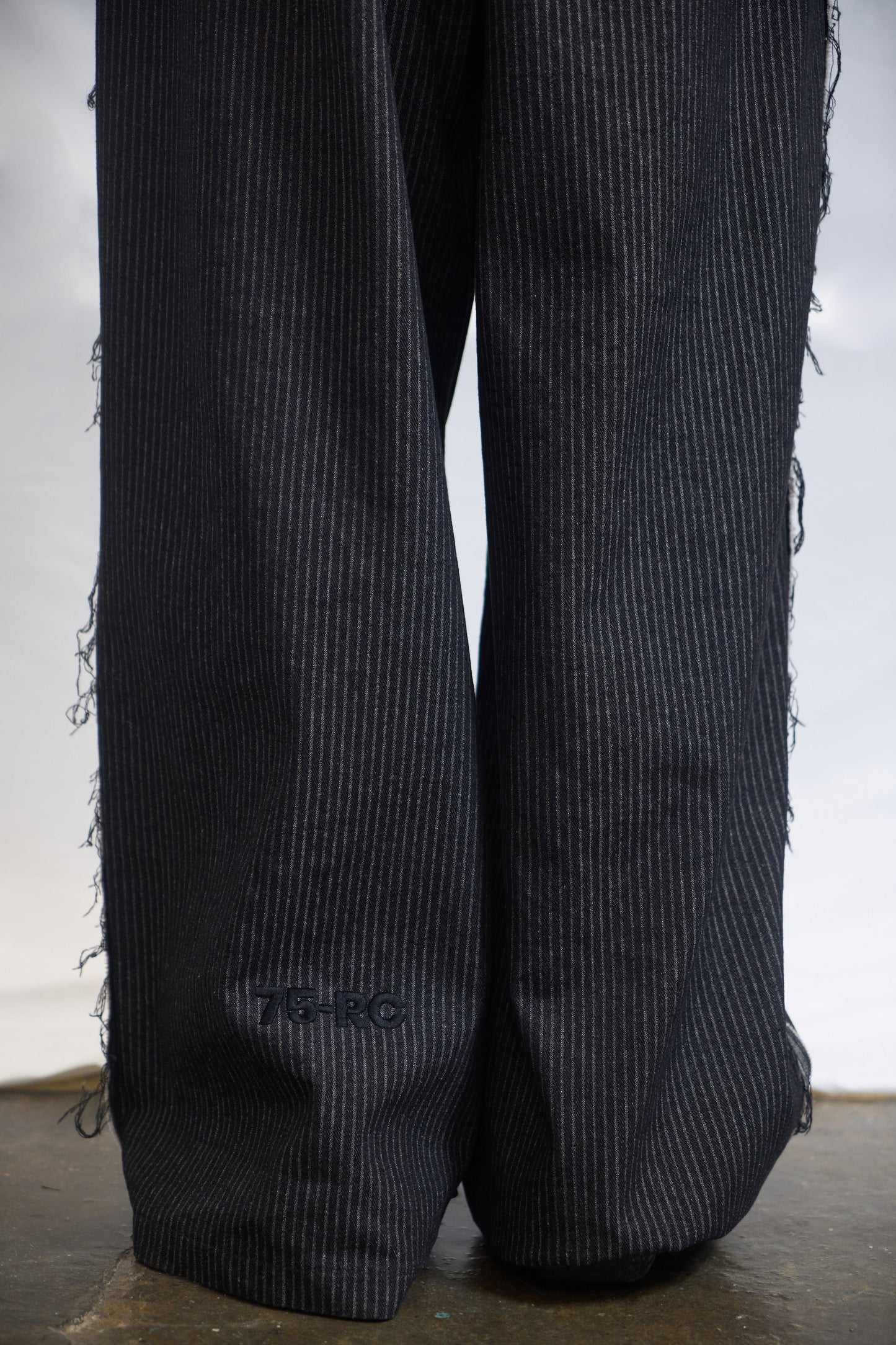 75-RC RAW EDGE STRIPE DENIM PANTS