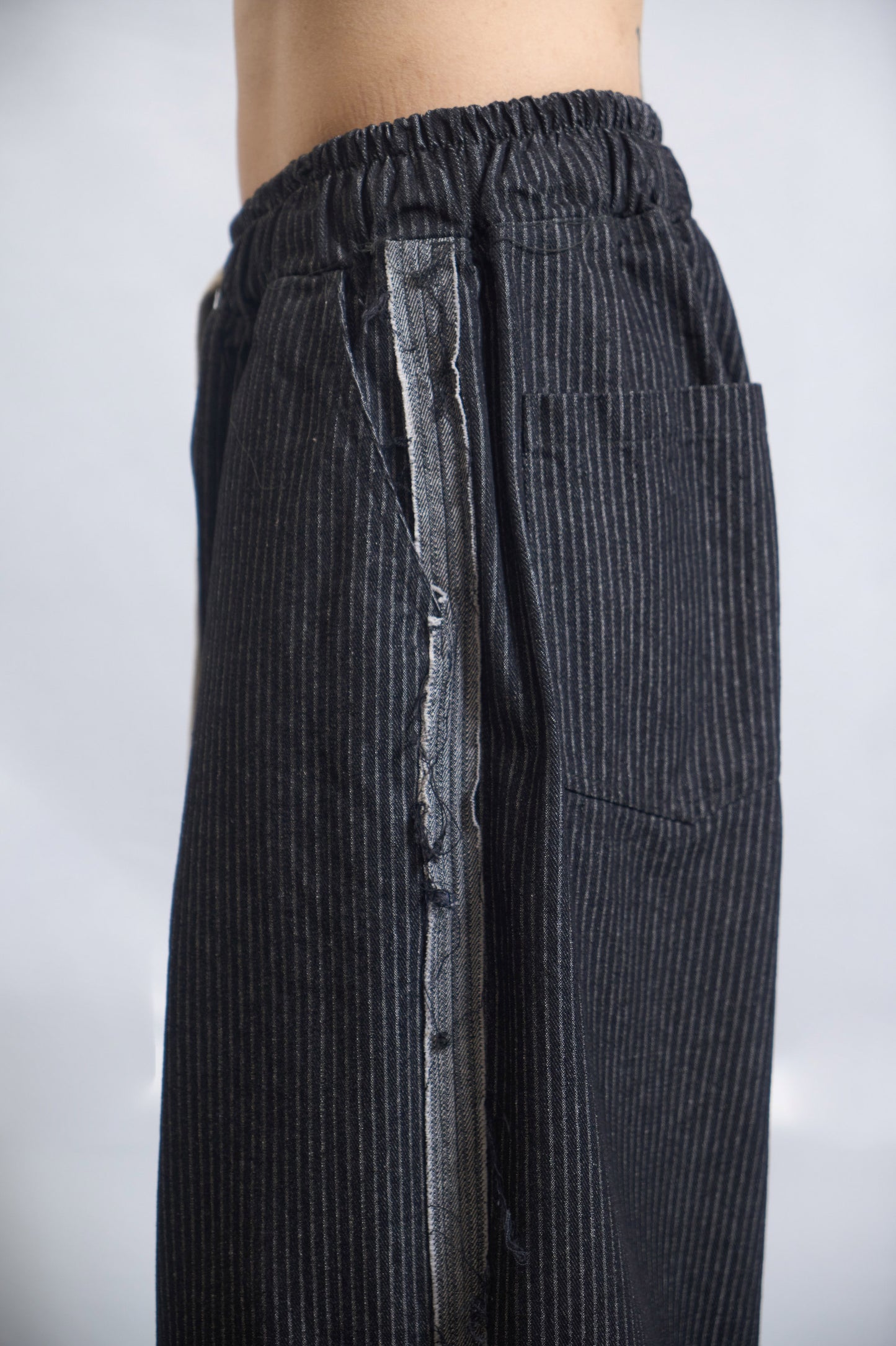 75-RC RAW EDGE STRIPE DENIM PANTS