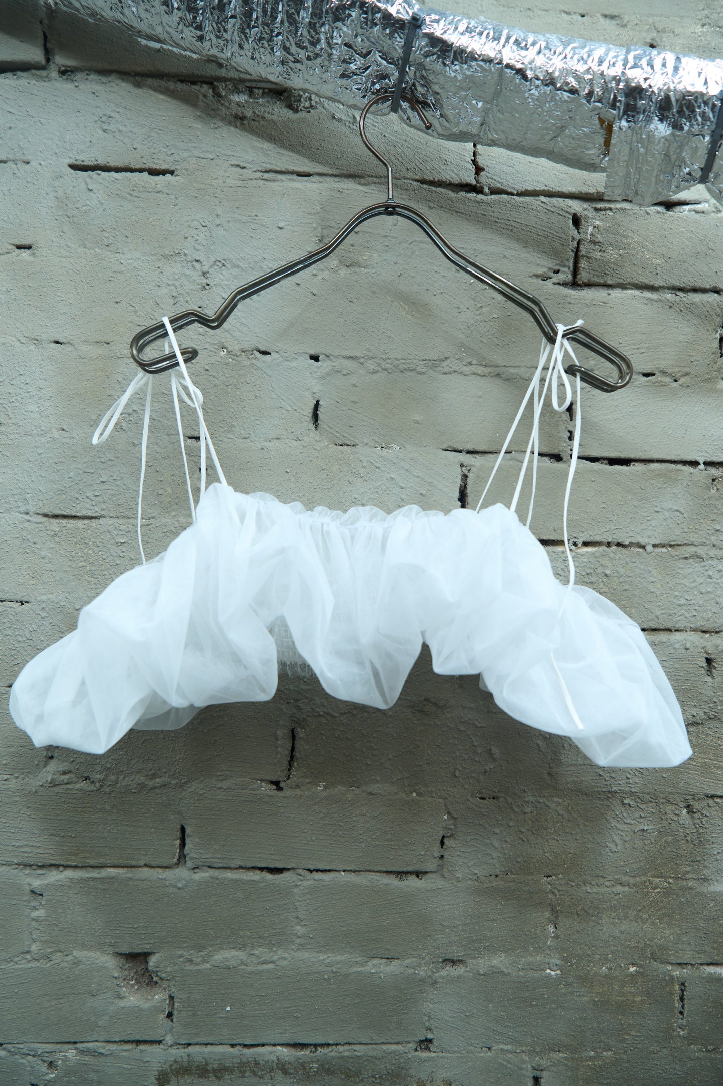 PLASTER VOLUME SHEER ORGANZA CROP TOP