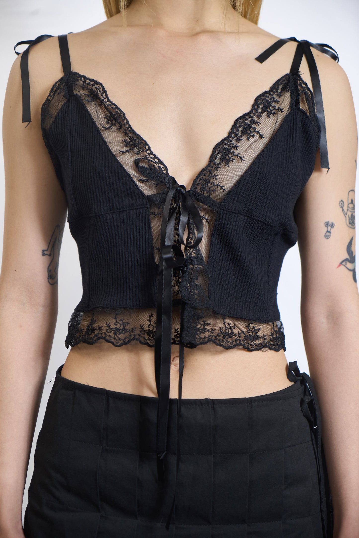 PLASTER LACE TIE TOP