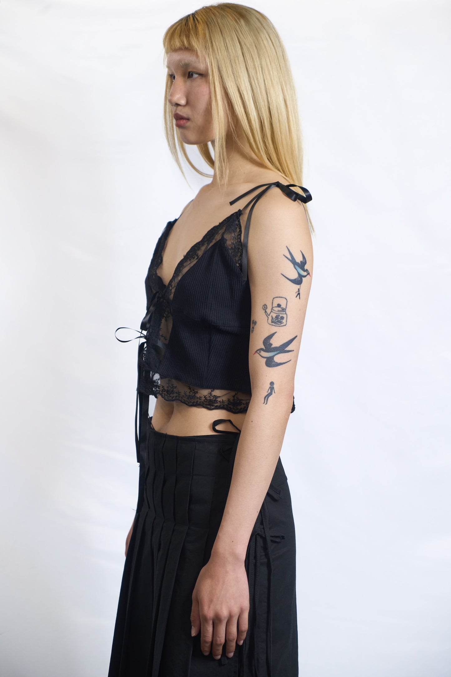 PLASTER LACE TIE TOP