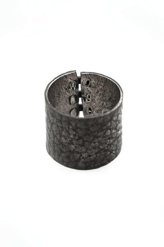 LEATHER THREE STICH RING - BLACK