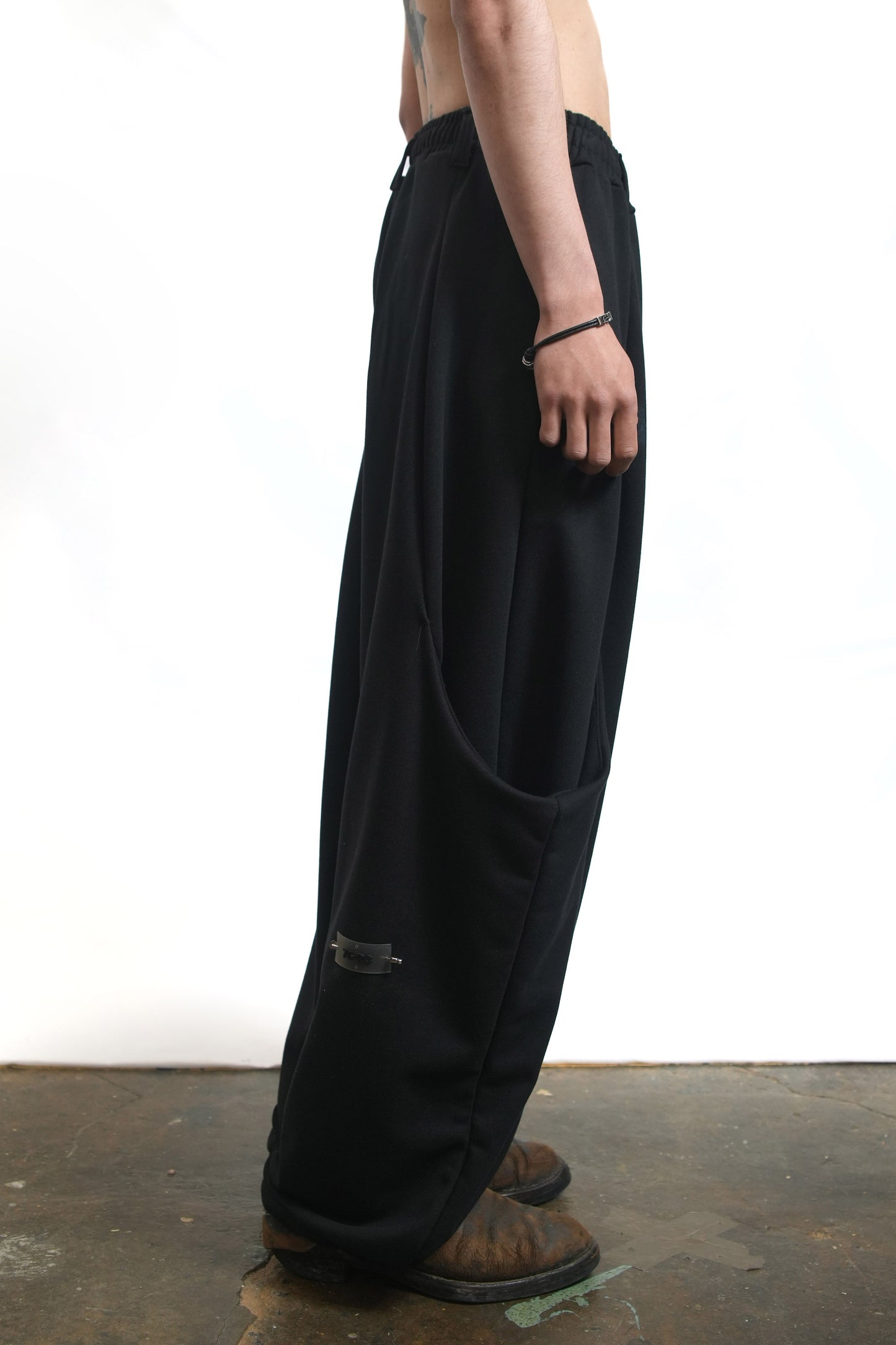 75-RC SCULPTED POCKET TRACK PANTS