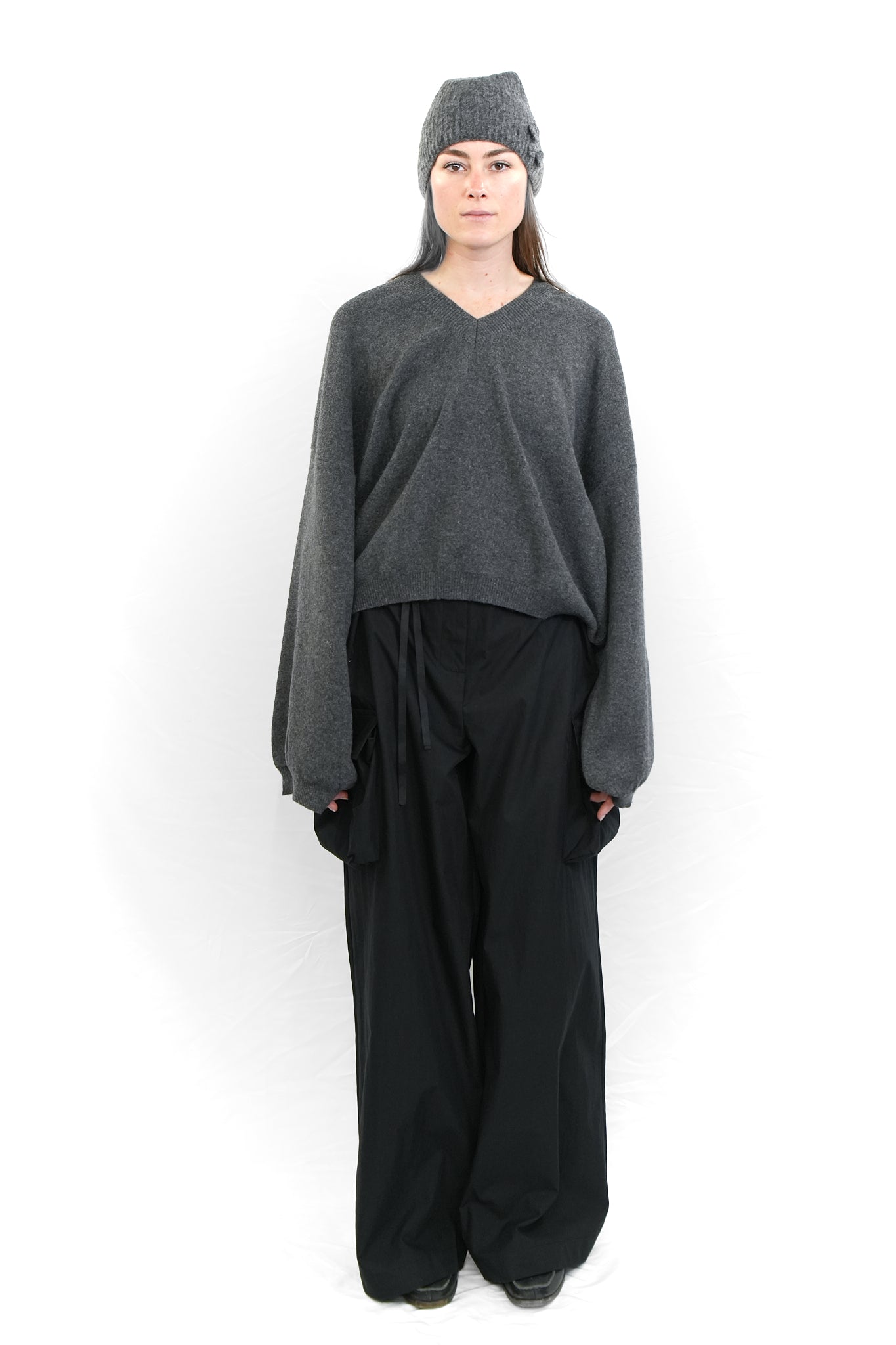 CHARCOAL GREY OVERSIZED V-NECK KNIT SWEATER