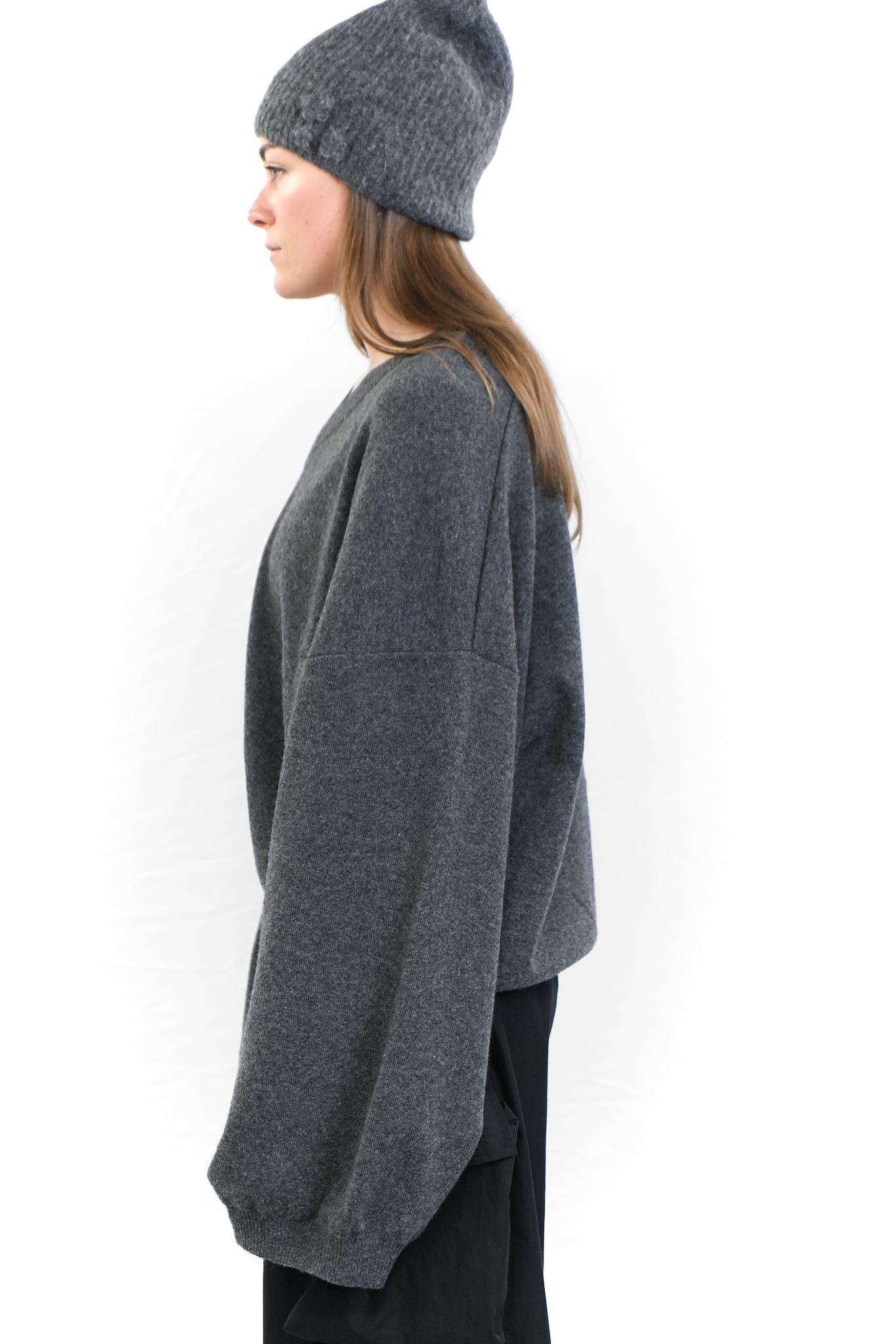 CHARCOAL GREY OVERSIZED V-NECK KNIT SWEATER