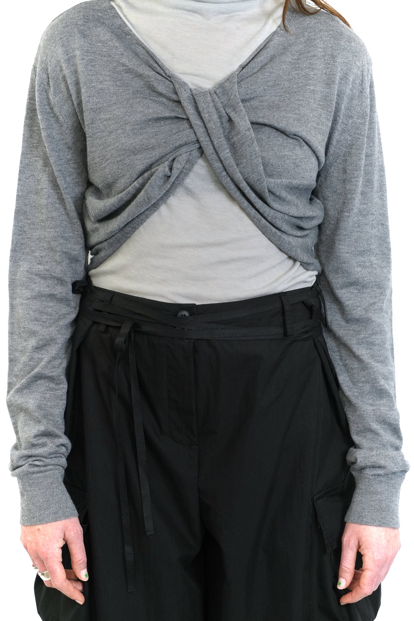 GREY TWISTED FRONT KNIT TOP