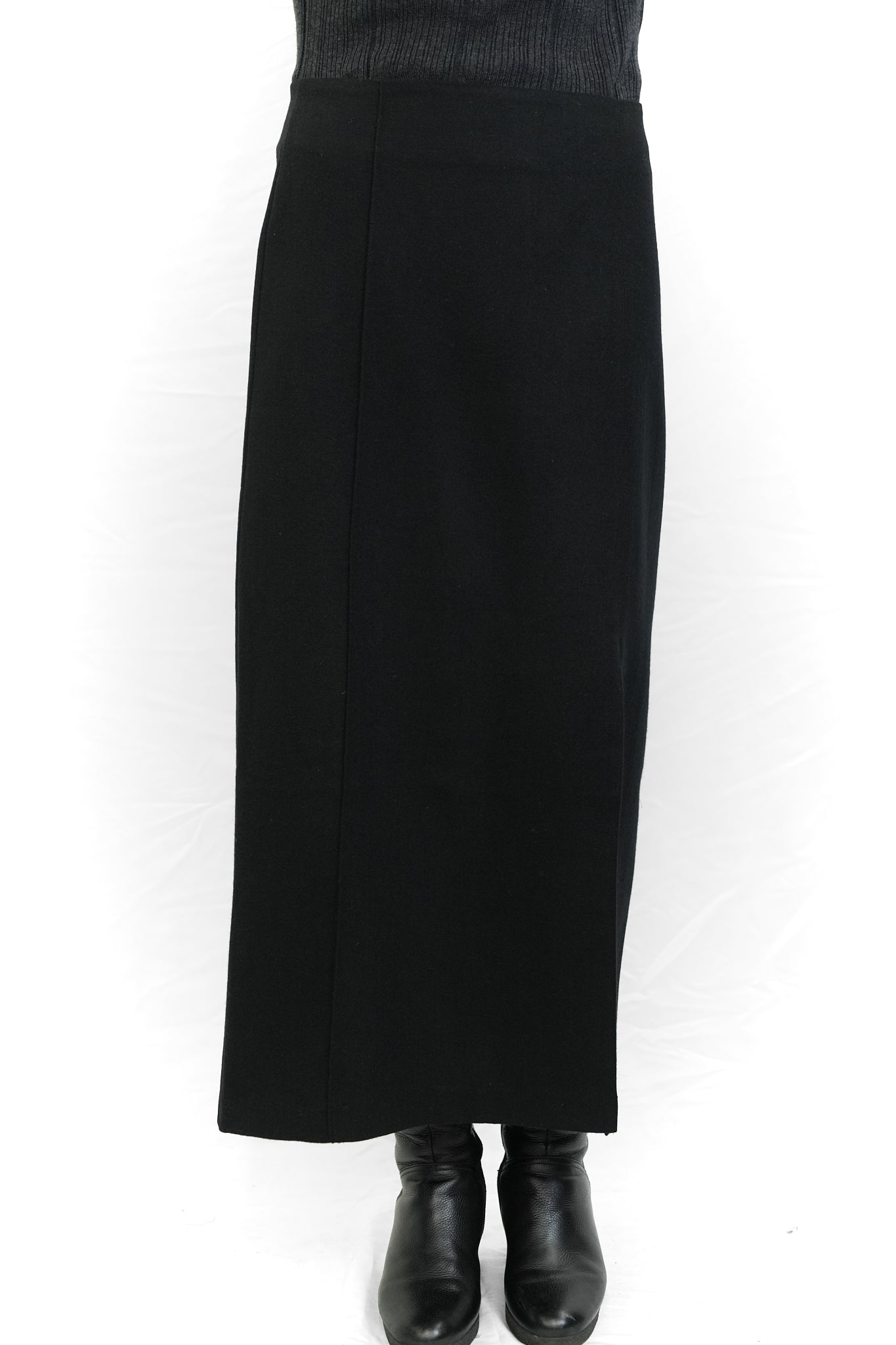 BLACK WOOL STRAIGHT SKIRT