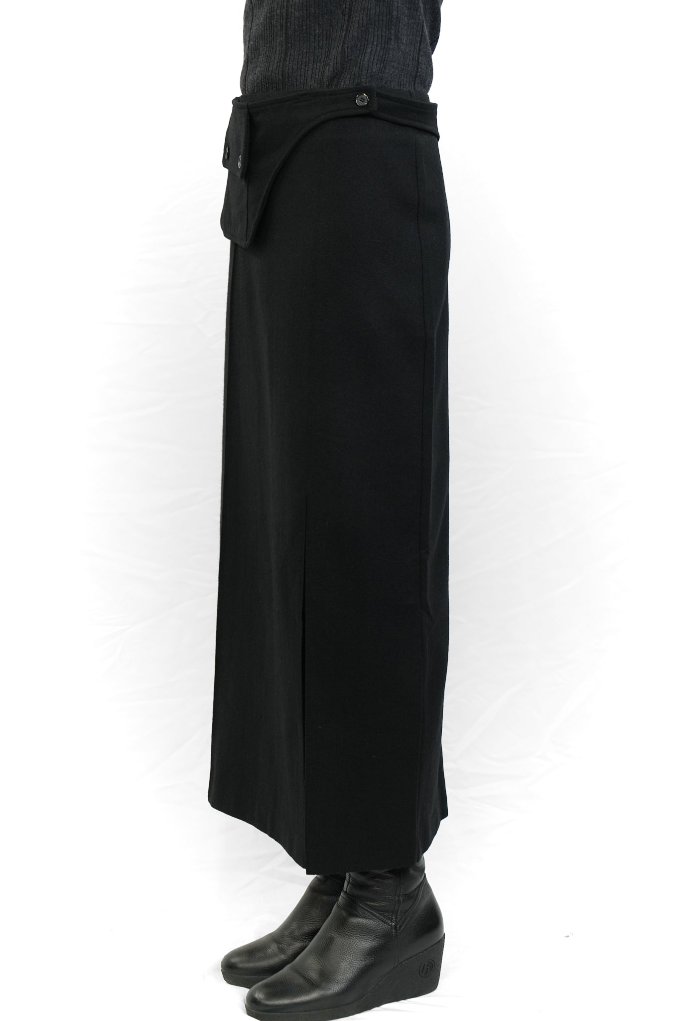 BLACK WOOL STRAIGHT SKIRT