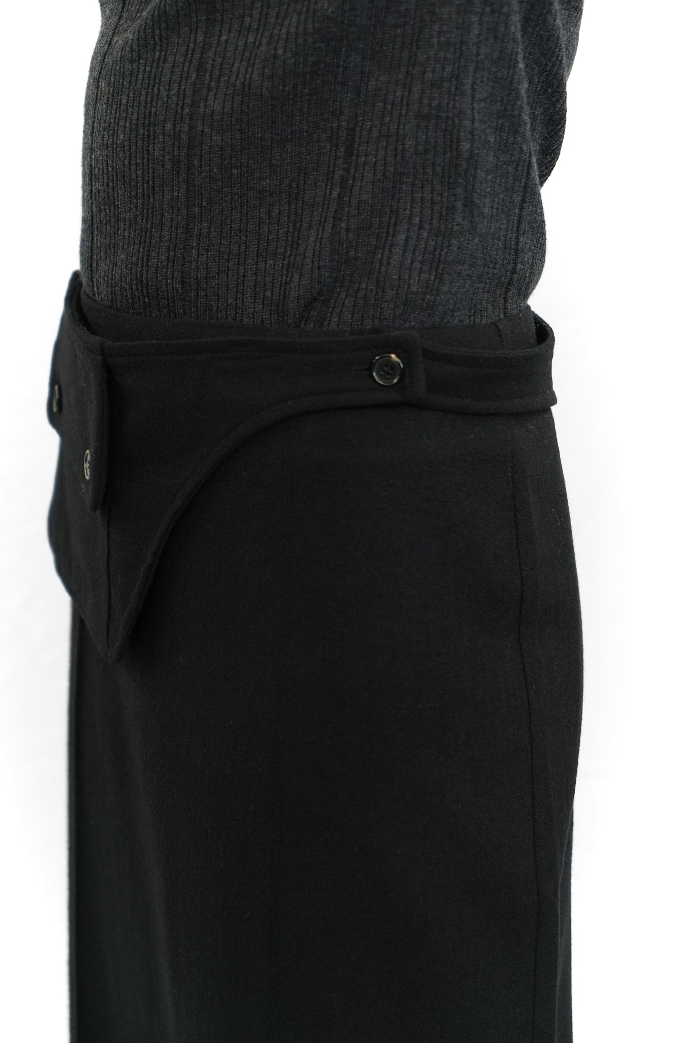BLACK WOOL STRAIGHT SKIRT