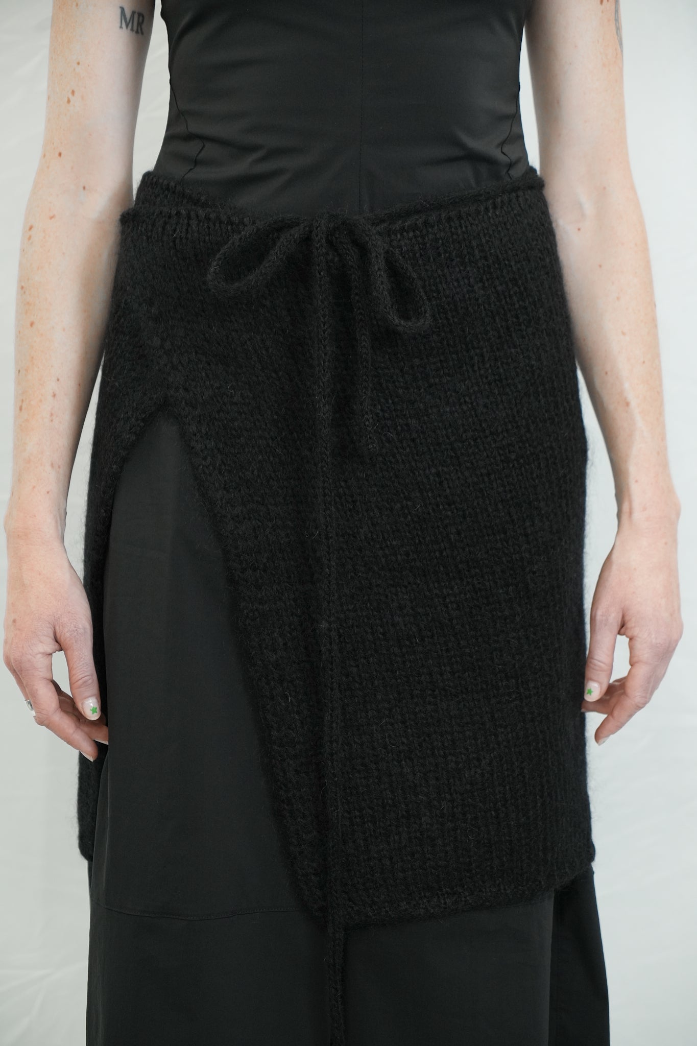 KNITTED SQUARE SCARF WITH TIE DETAIL
