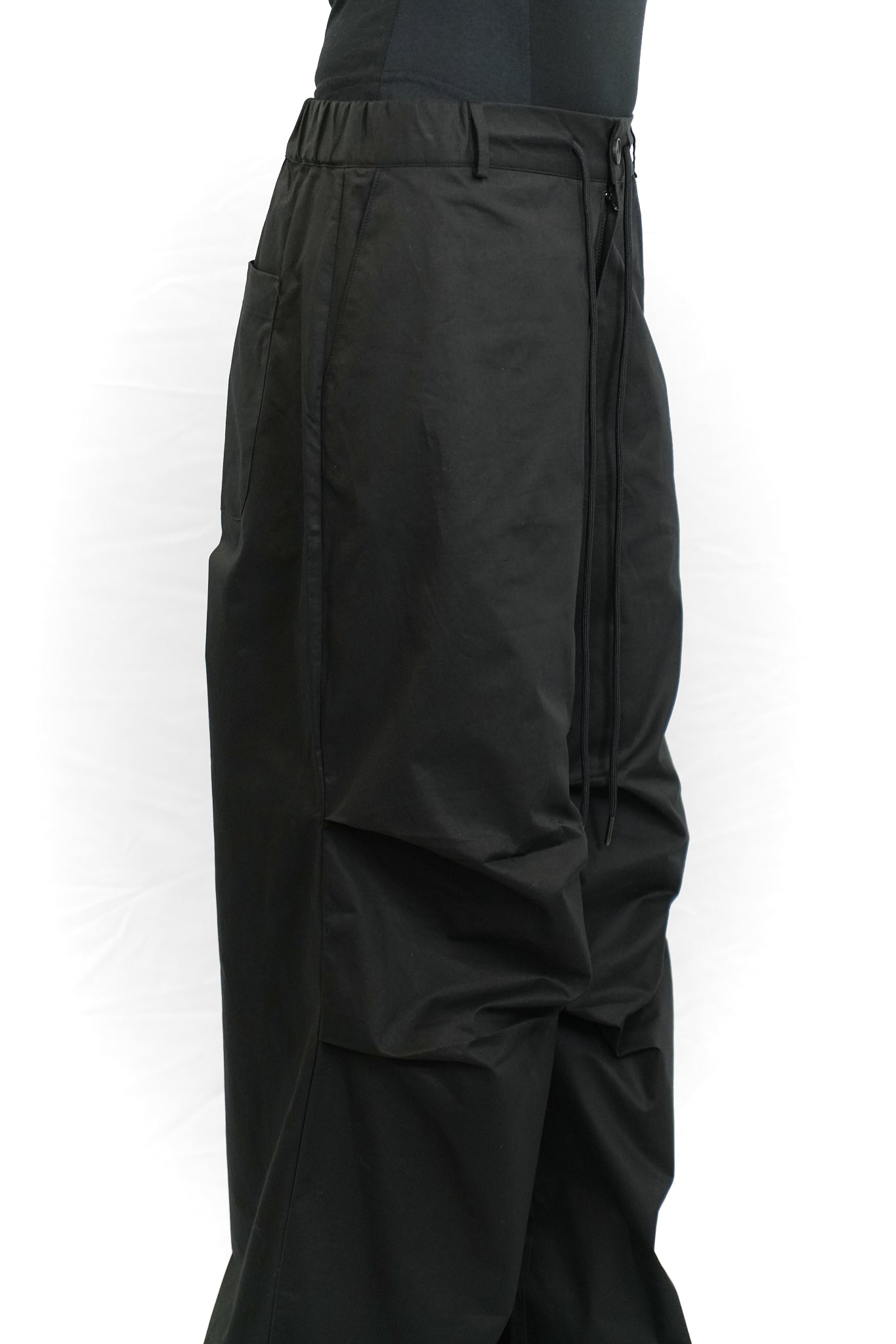 BLACK COTTON WIDE-LEG PANTS WITH STRUCTURED PLEATS