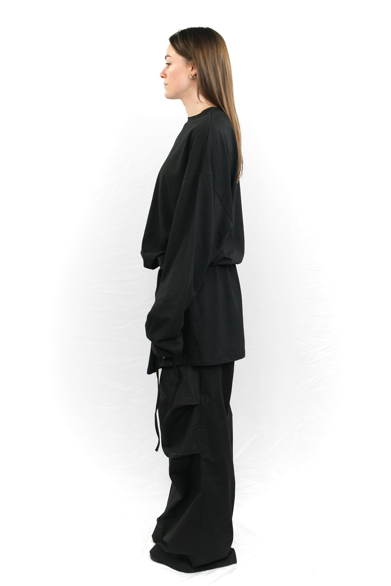 BLACK OVERSIZED LONG-SLEEVE TOP