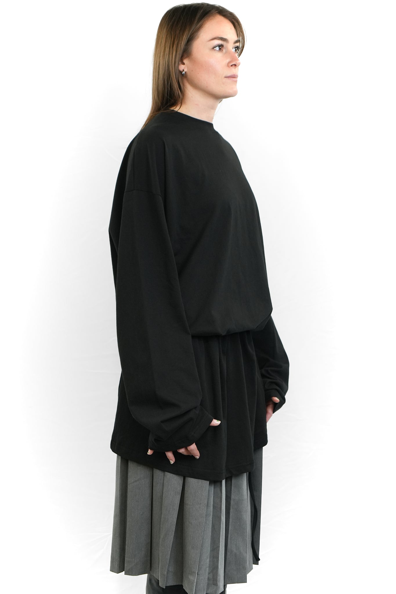 BLACK OVERSIZED LONG-SLEEVE TOP