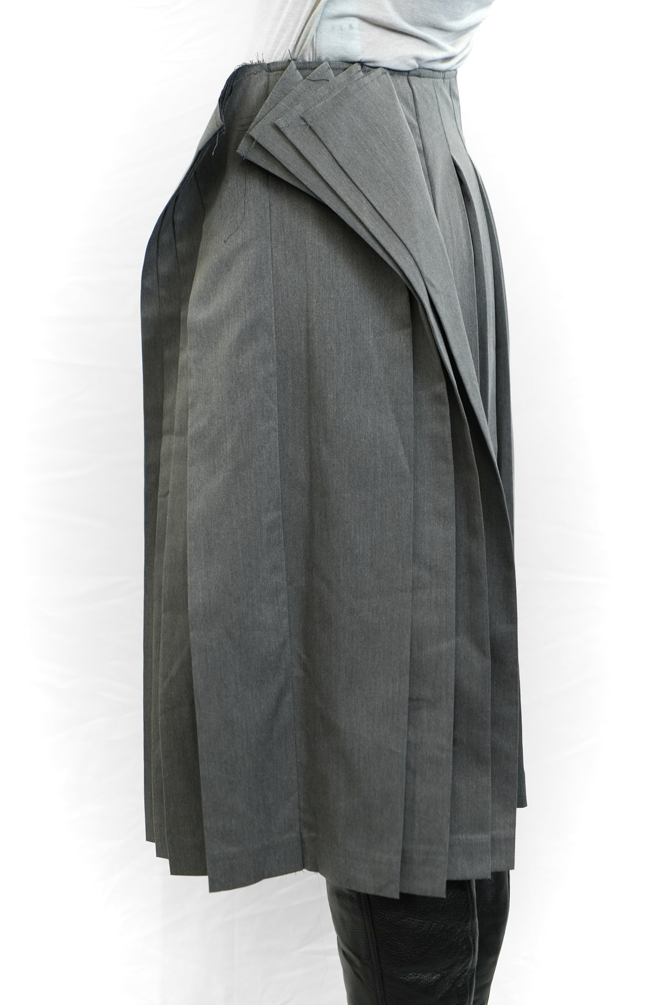 GREY ASYMMETRIC PLEATED SKIRT