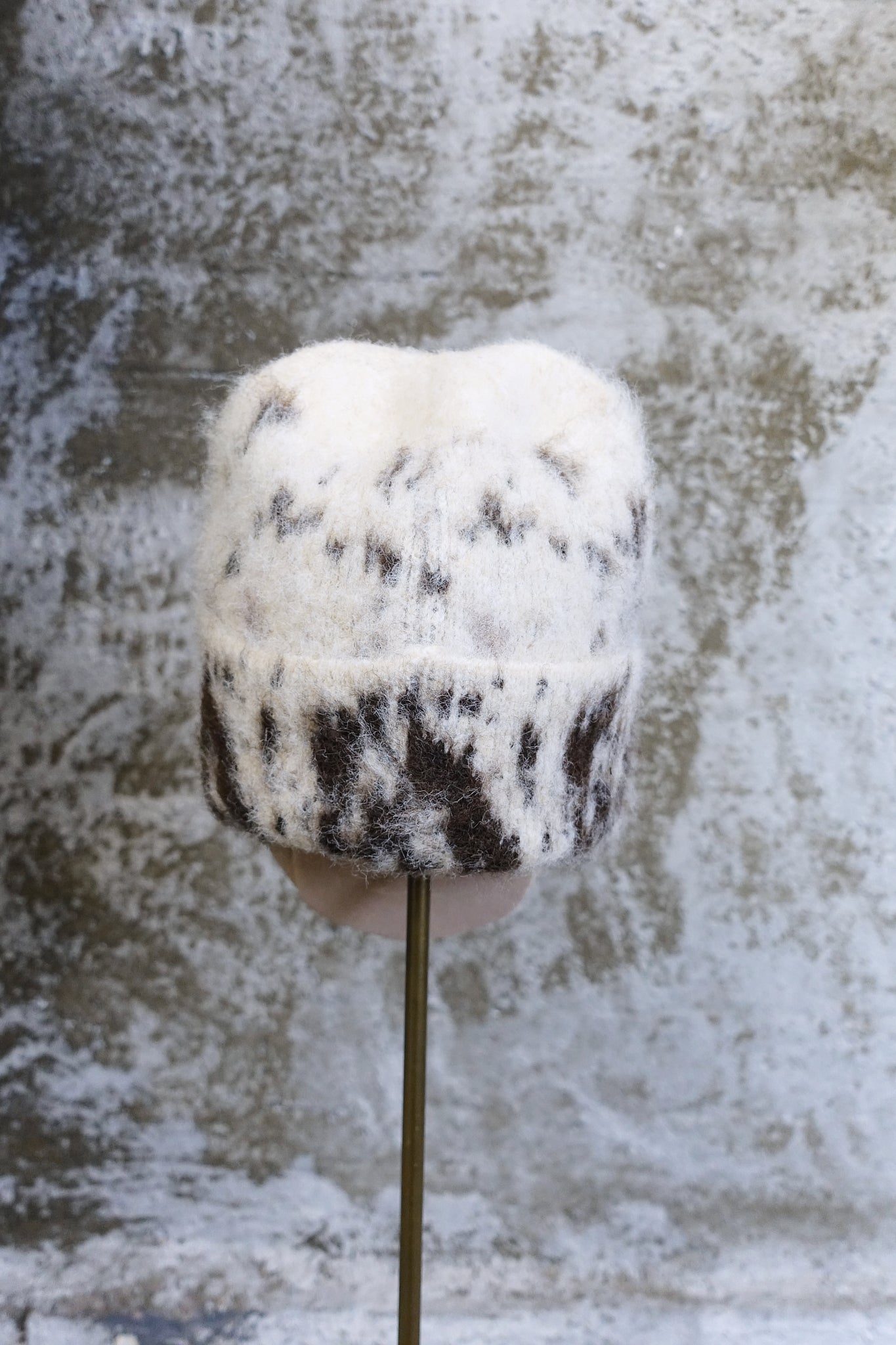 IVORY FUZZY PATTERN BEANIE