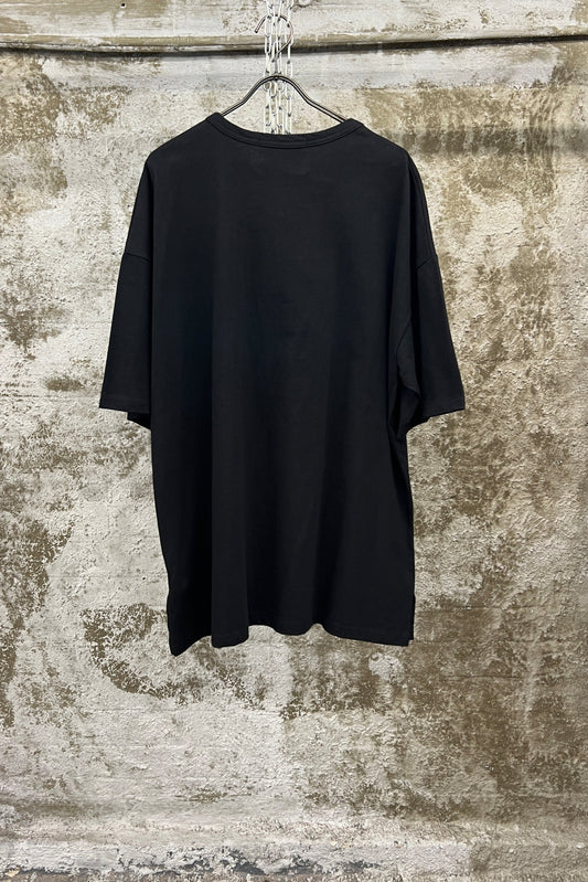 ESSENTIAL OVERSIZED TEE — BLACK