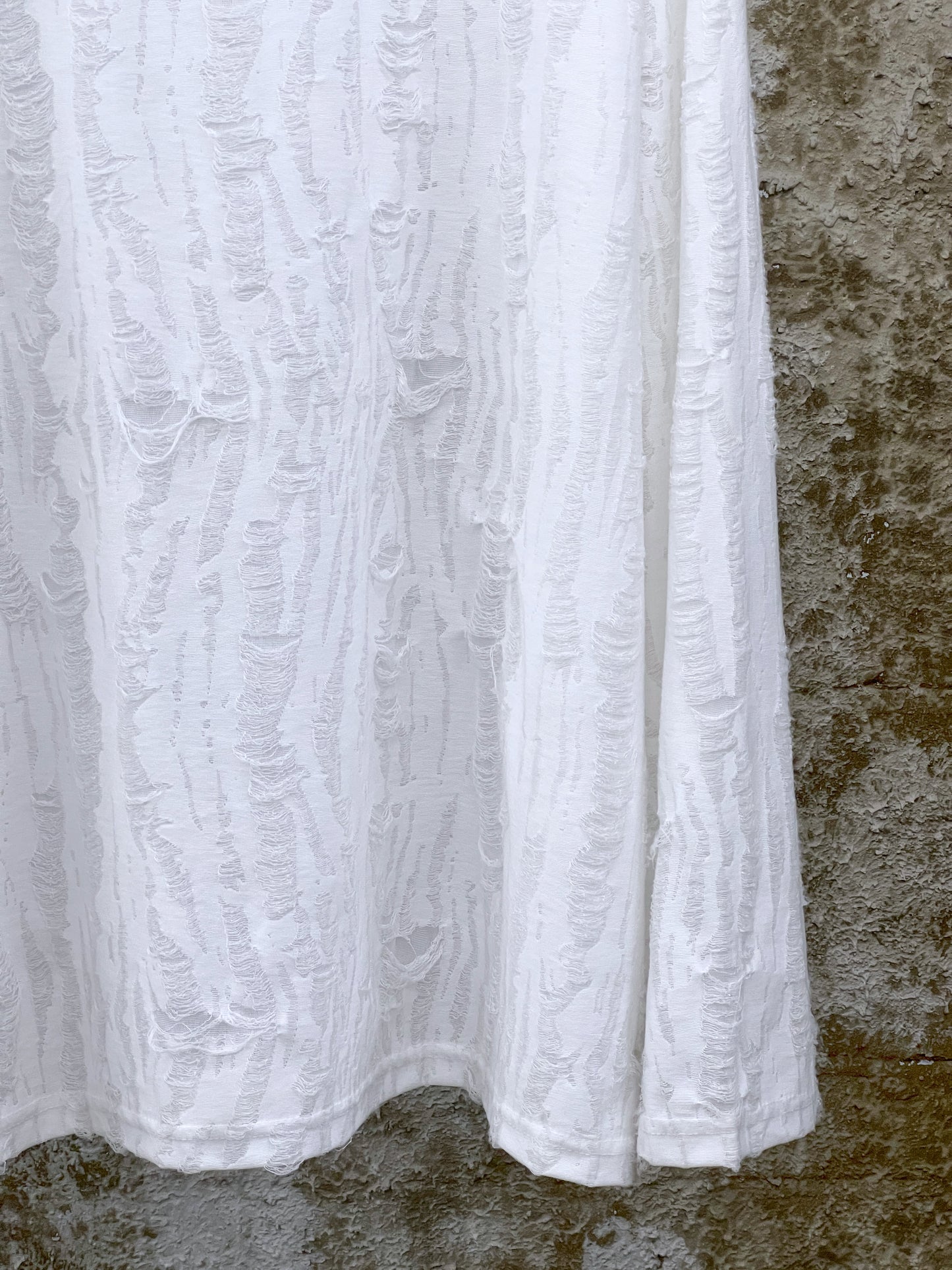 DECONSTRUCTED LONGSLEEVE TEE — WHITE TEXTURED HOLES