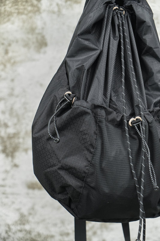 BLACK RIPSTOP DRAWSTRING PACK