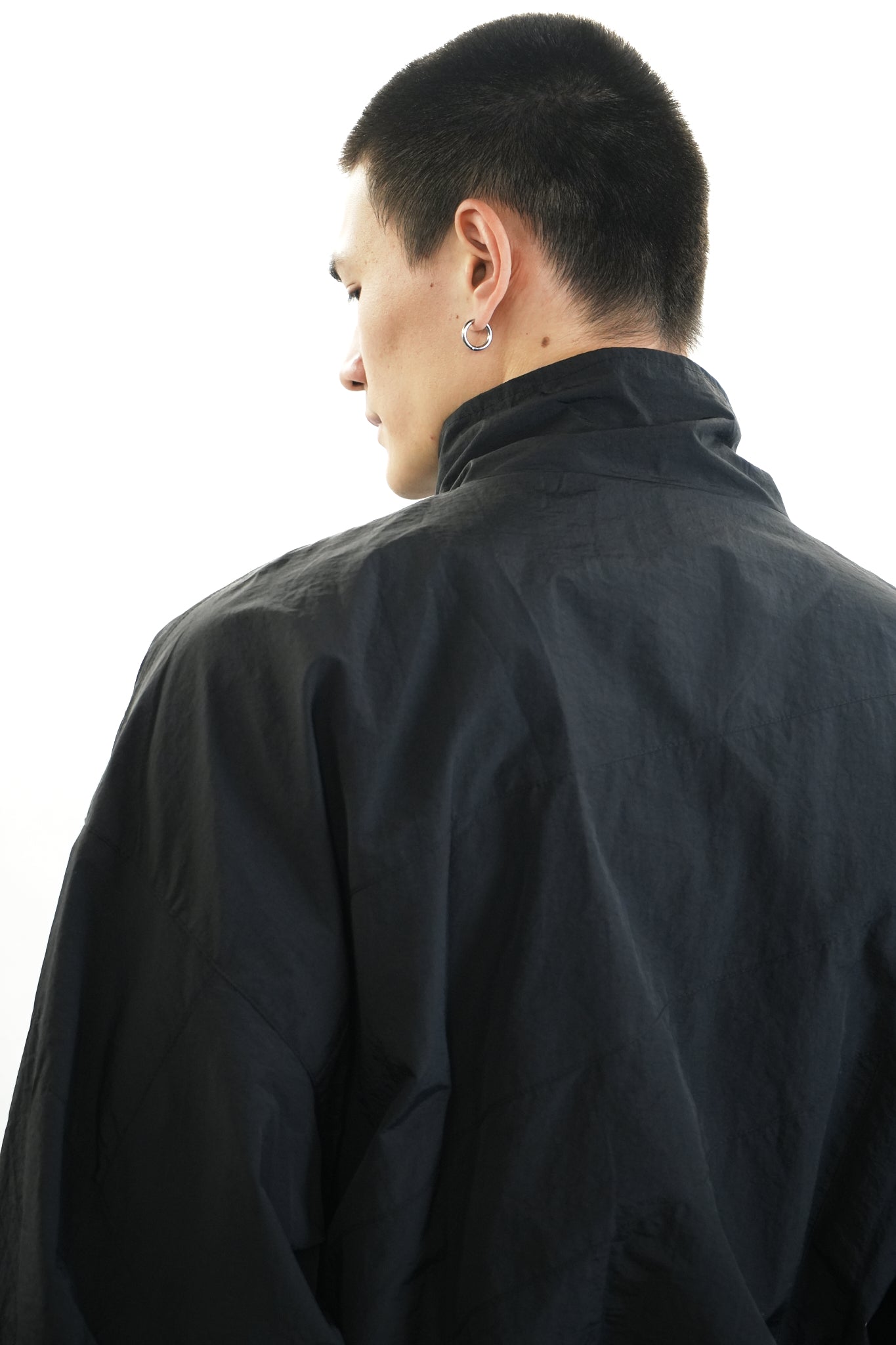 BLACK LIGHTWEIGHT ZIP JACKET