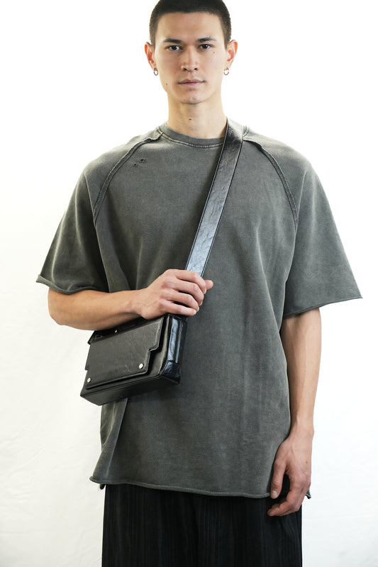 GARMENT-DYED DISTRESSED RAGLAN T-SHIRT GREY