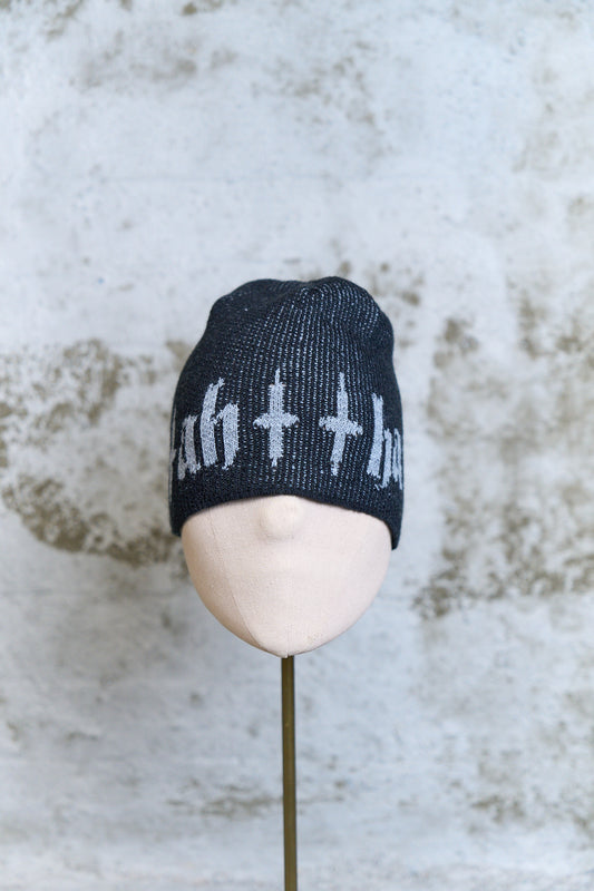 GRAPHIC LOGO KNIT BEANIE — BLACK