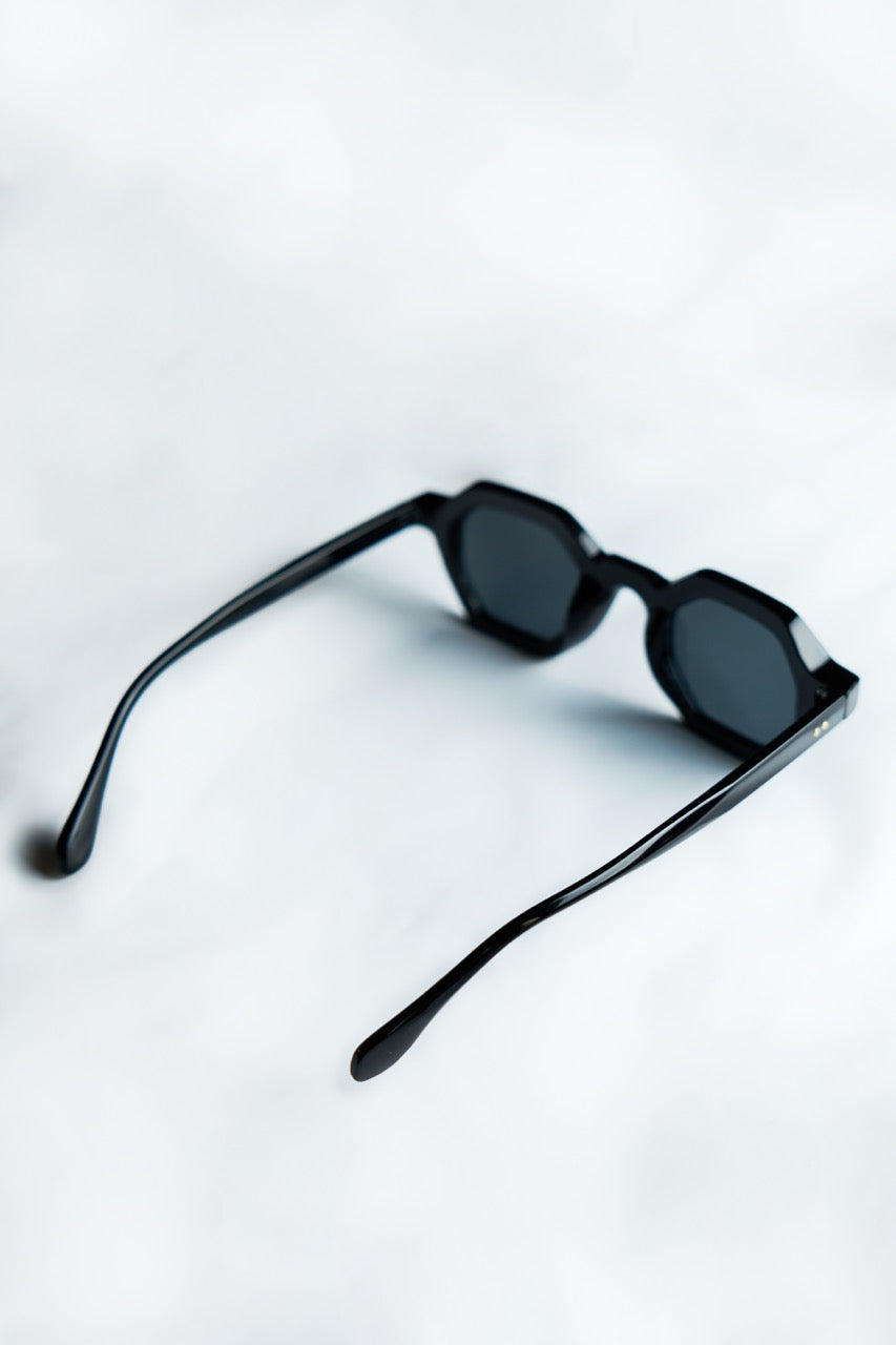 HEX.06 BLACK