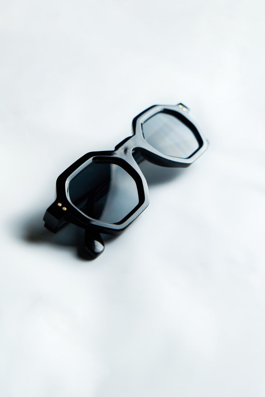 HEX.06 BLACK