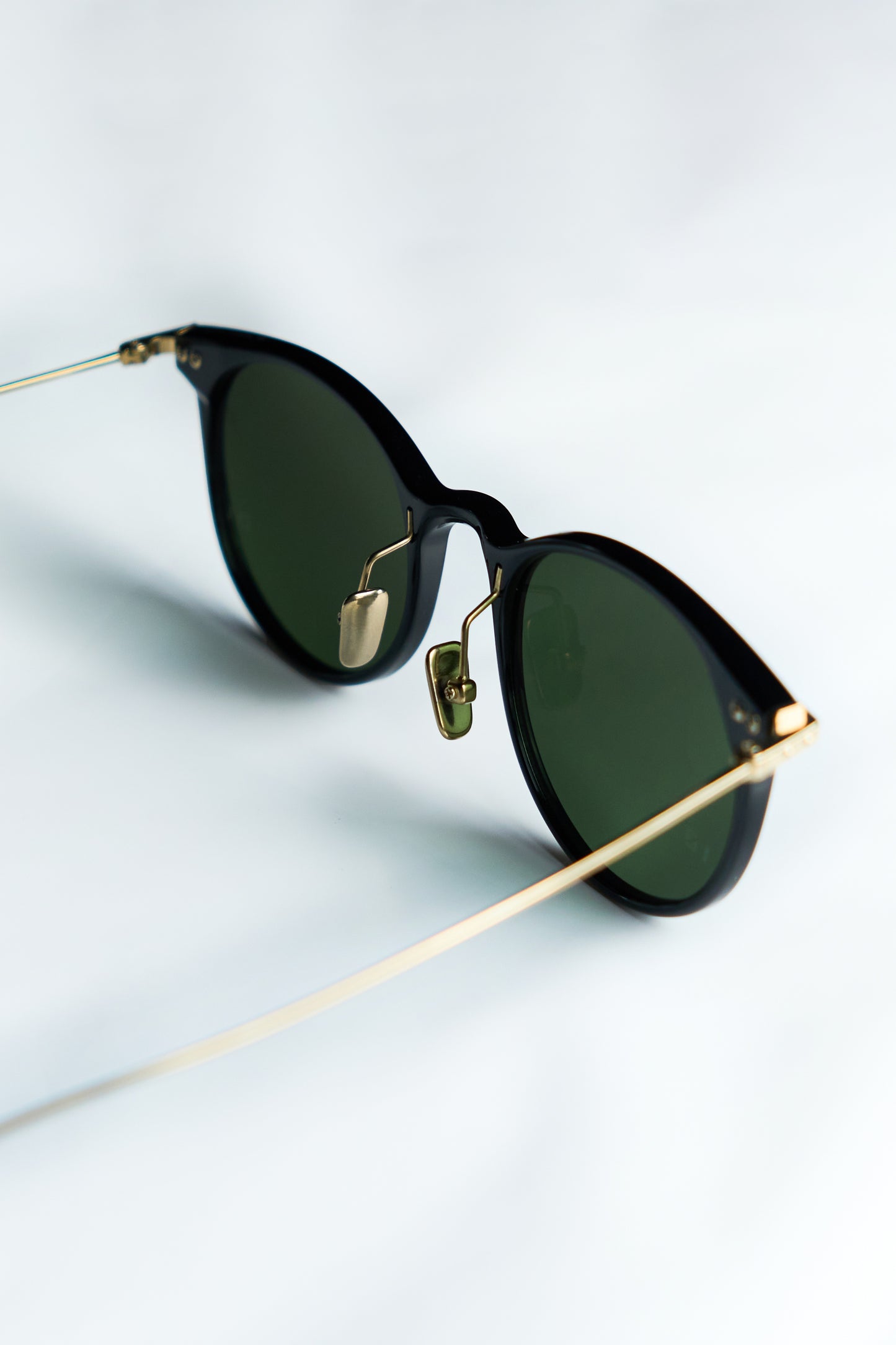 LINDA FARROW SUNGLASSES 02