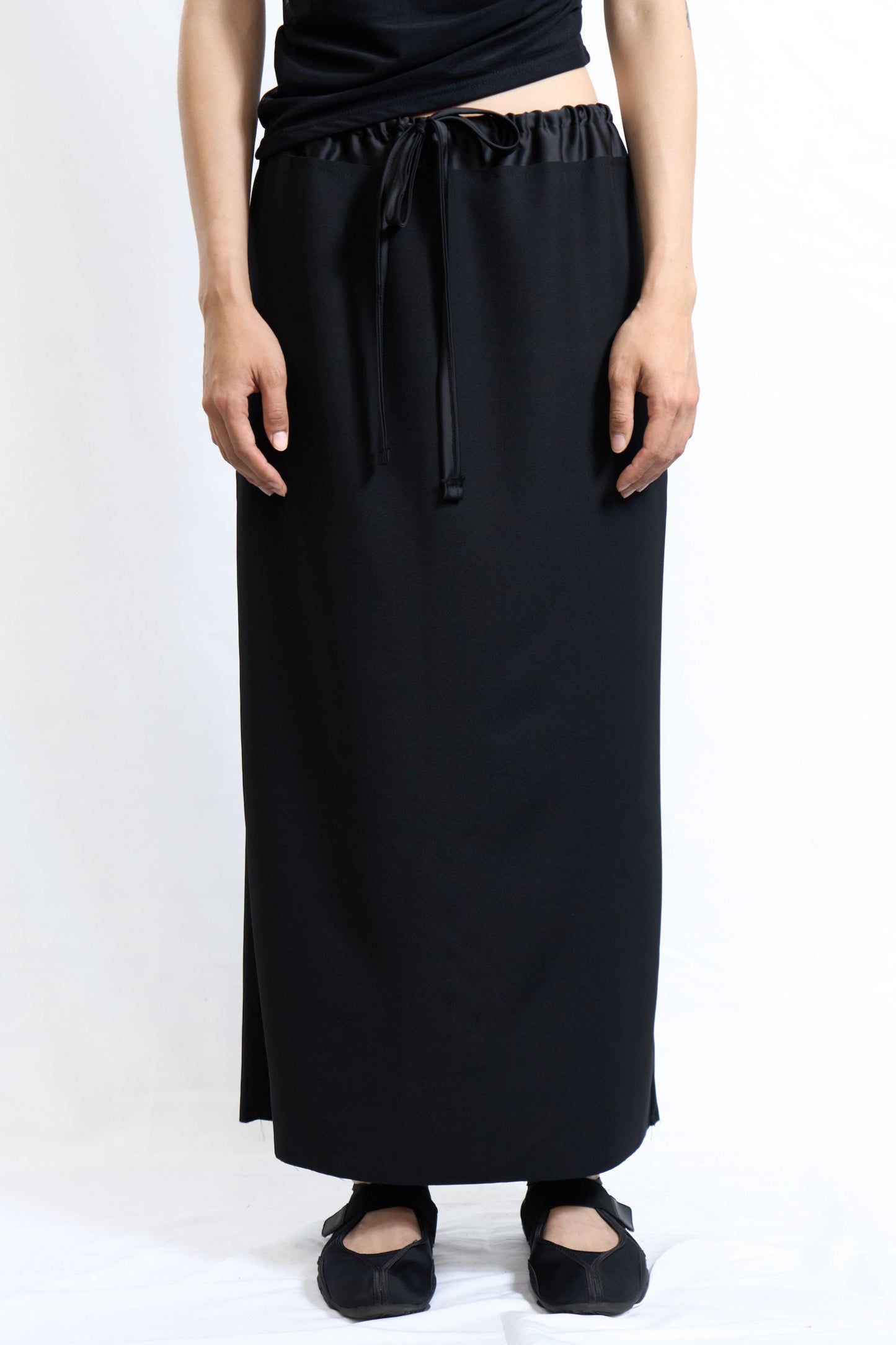 SATIN-WAIST STRAIGHT SKIRT BLACK