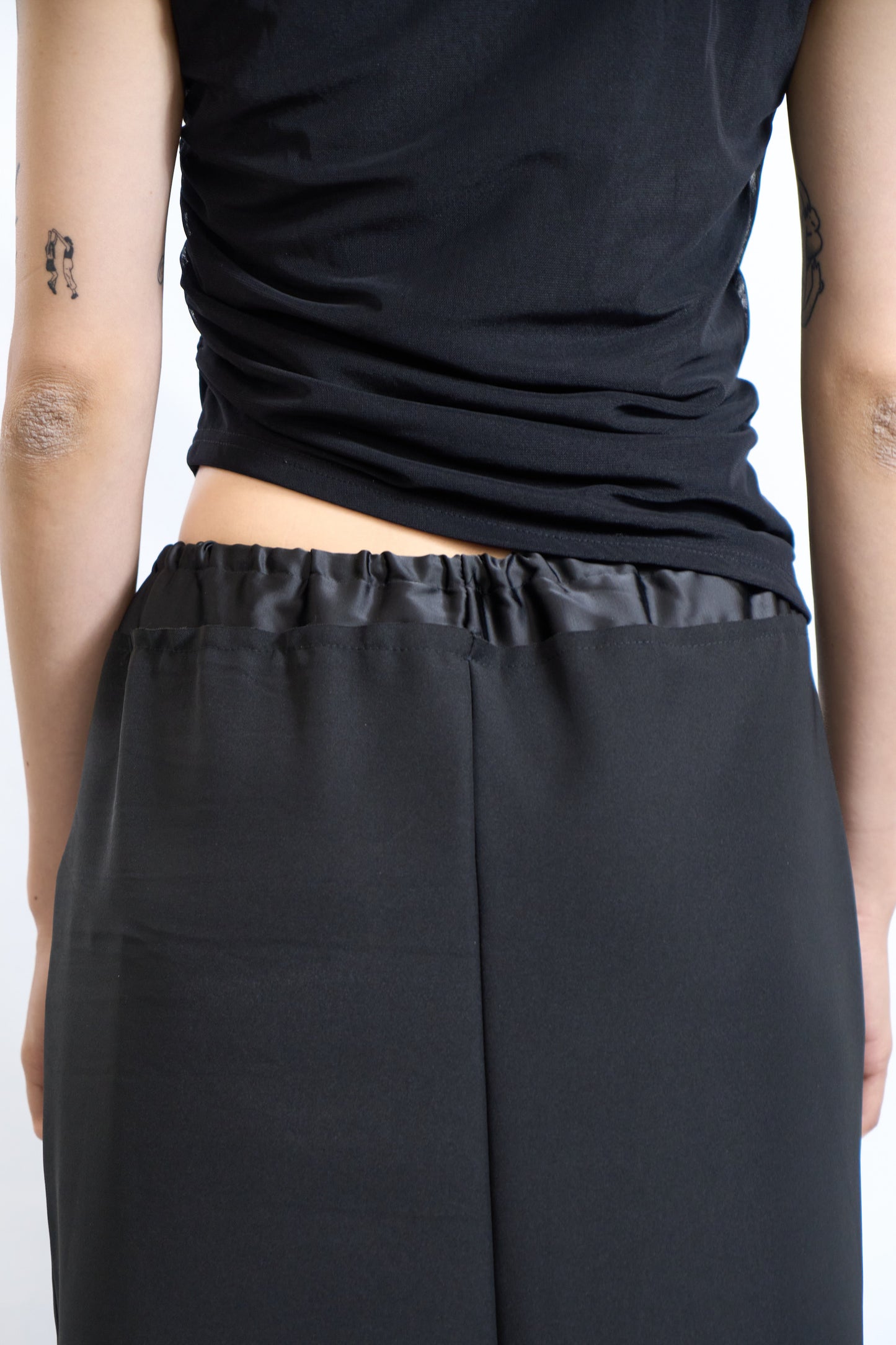 SATIN-WAIST STRAIGHT SKIRT BLACK
