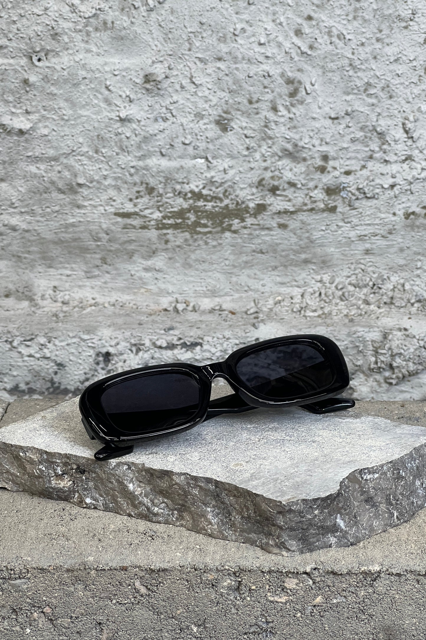 SQUSRED CHUNKY RETRO SUNGLASSES