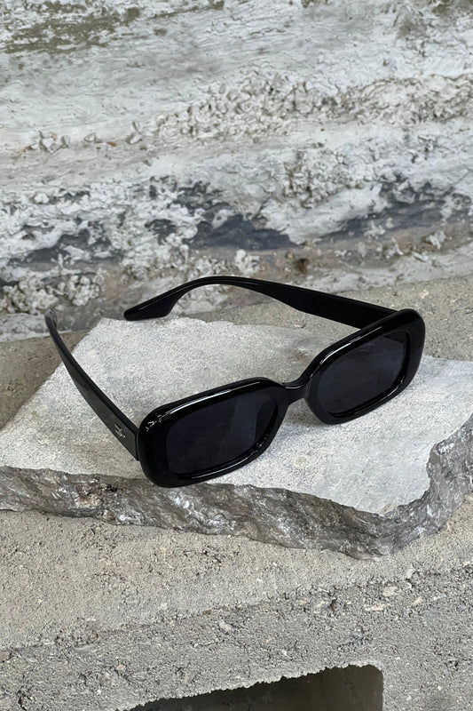 SQUSRED CHUNKY RETRO SUNGLASSES