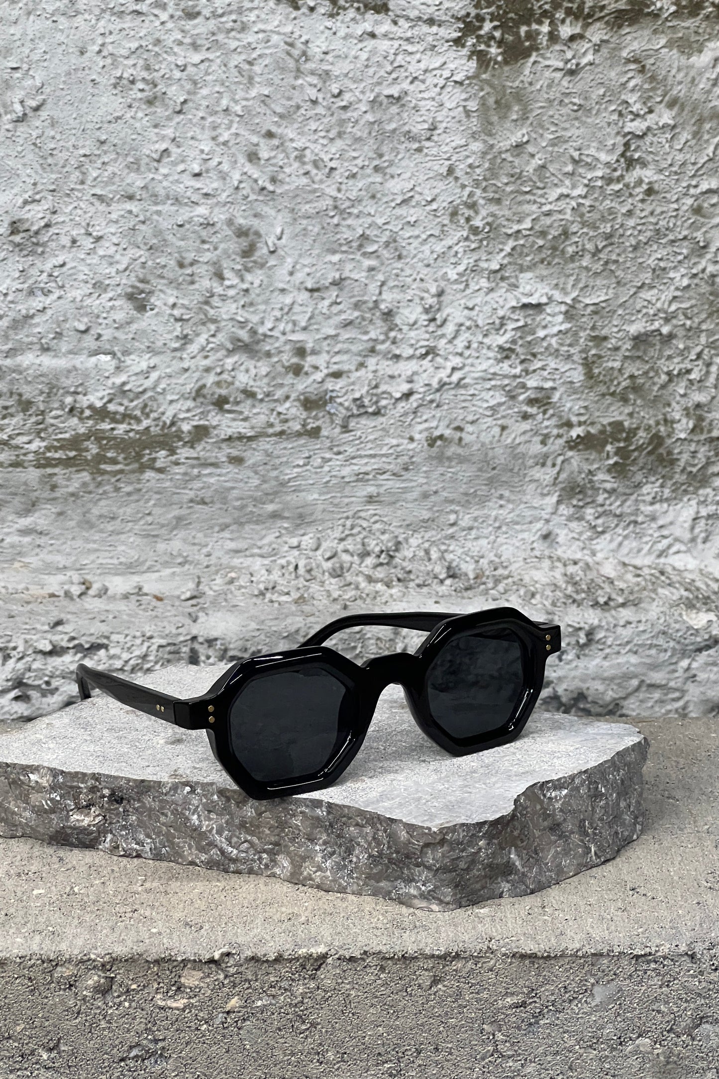 HEX.06 BLACK