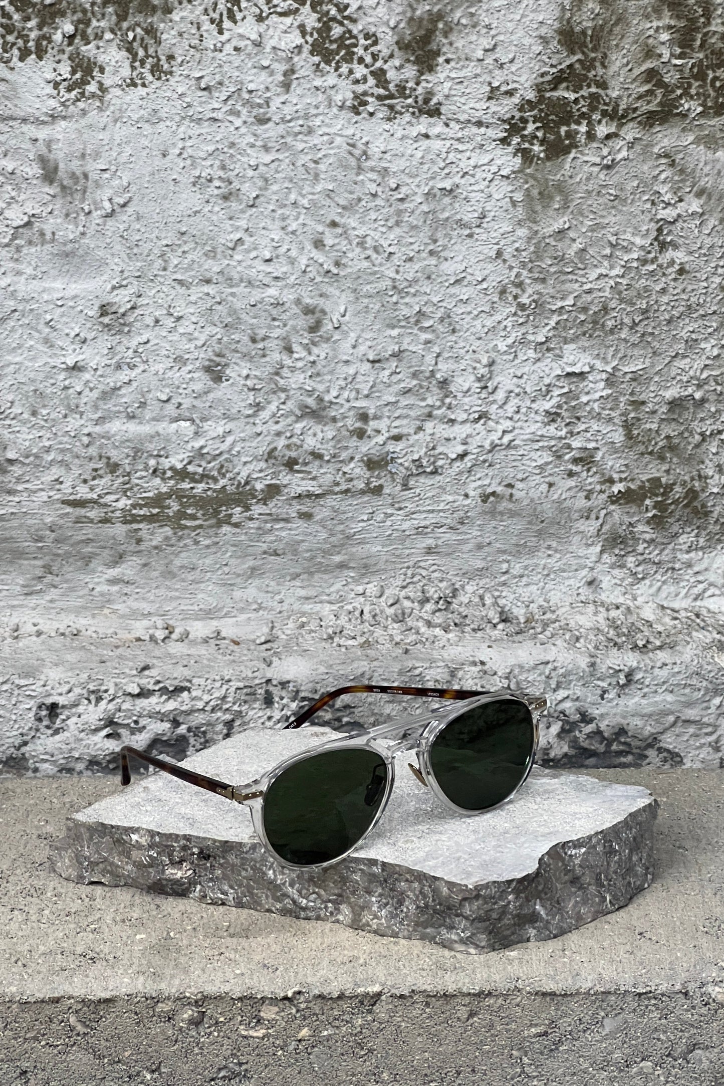 LINDA FARROW SUNGLASSES 01