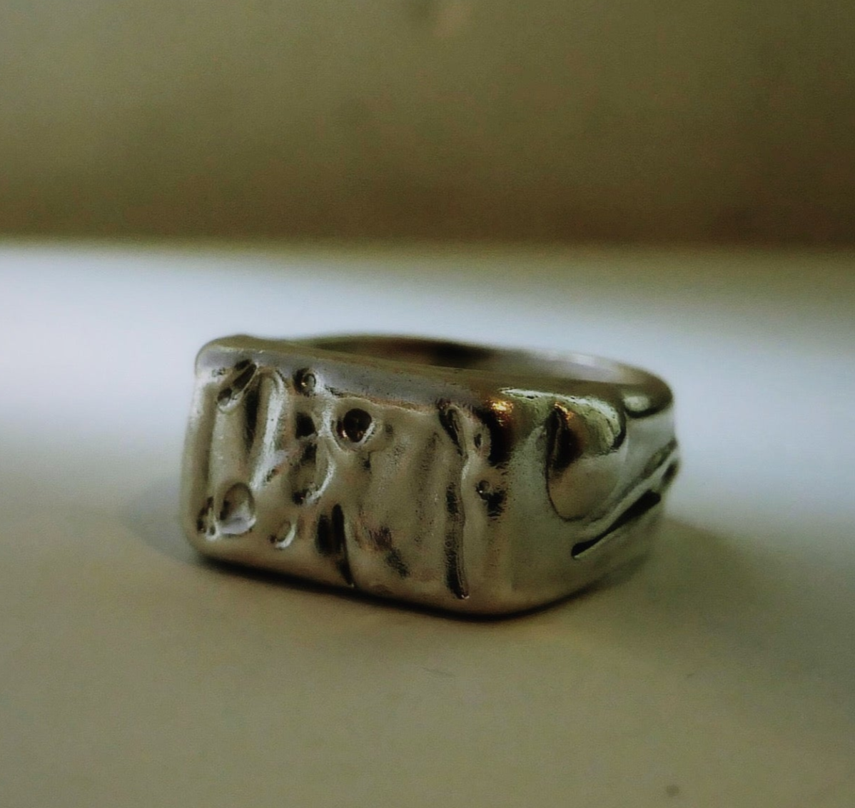 NOWHERE SOON STUDIO MOLTEN SIGNET RING