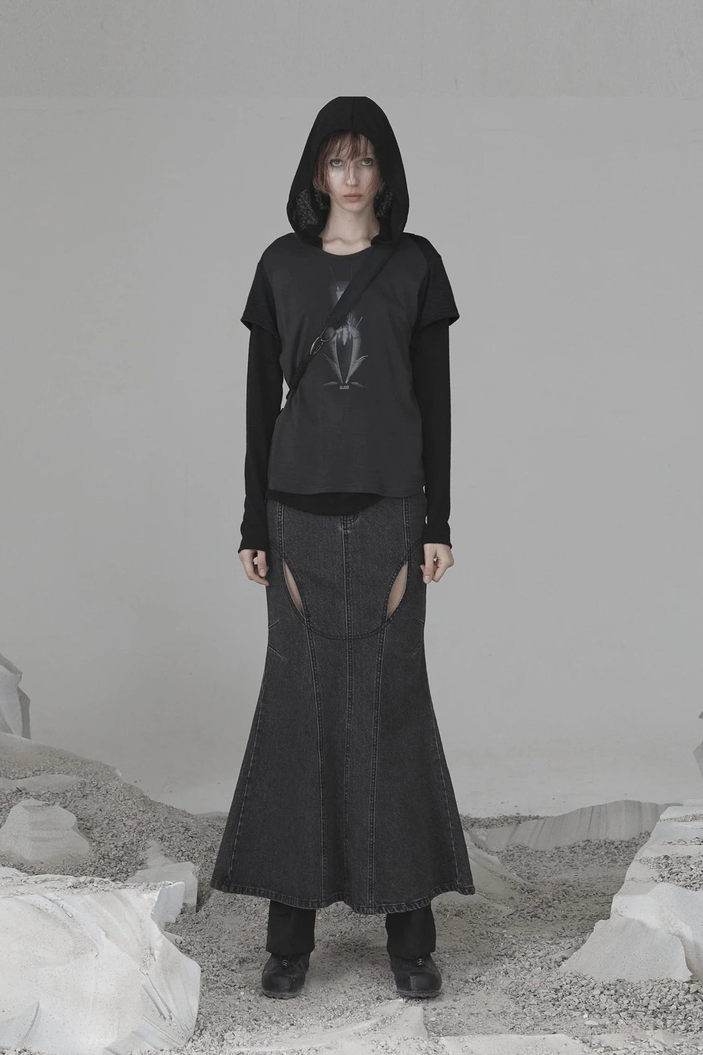 OJOS MERMAID SLIT DENIM SKIRT CHARCOAL