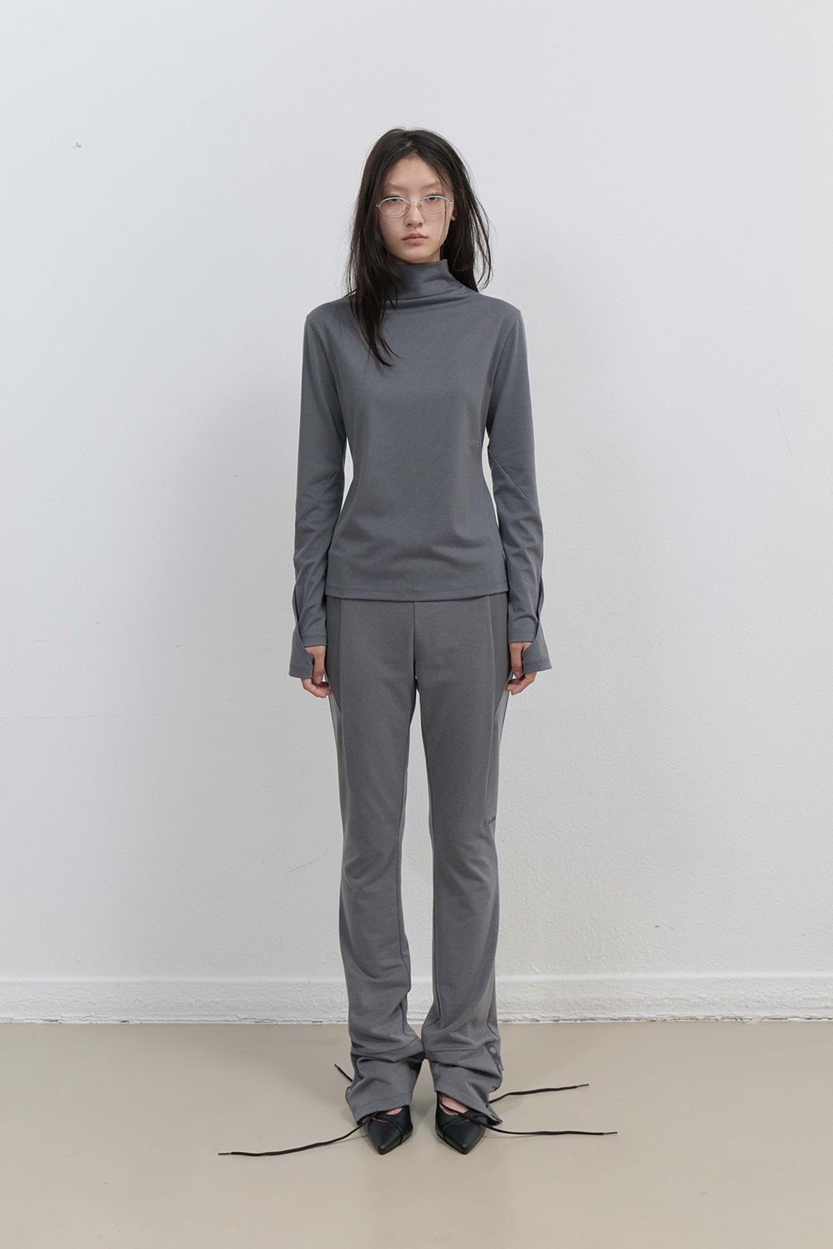 MOCK NECK TEE - CHARCOAL