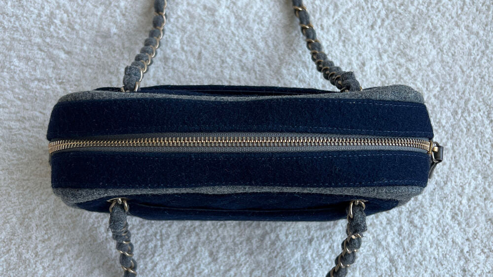CHANEL 18 LIMITED HAMBURG CAMERA BAG