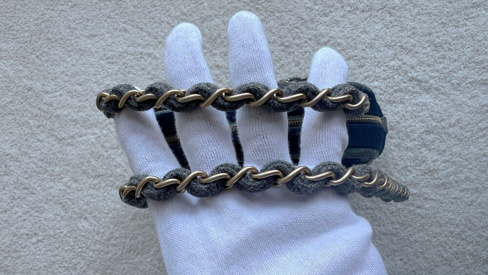 CHANEL 18 LIMITED HAMBURG CAMERA BAG