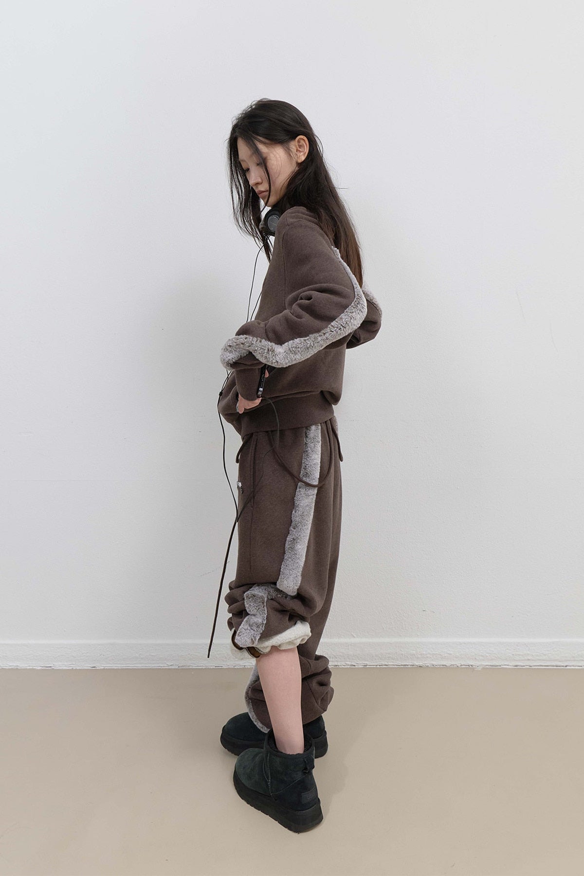 SIDE FUR TRIM SWEATPANTS - STONE BROWN