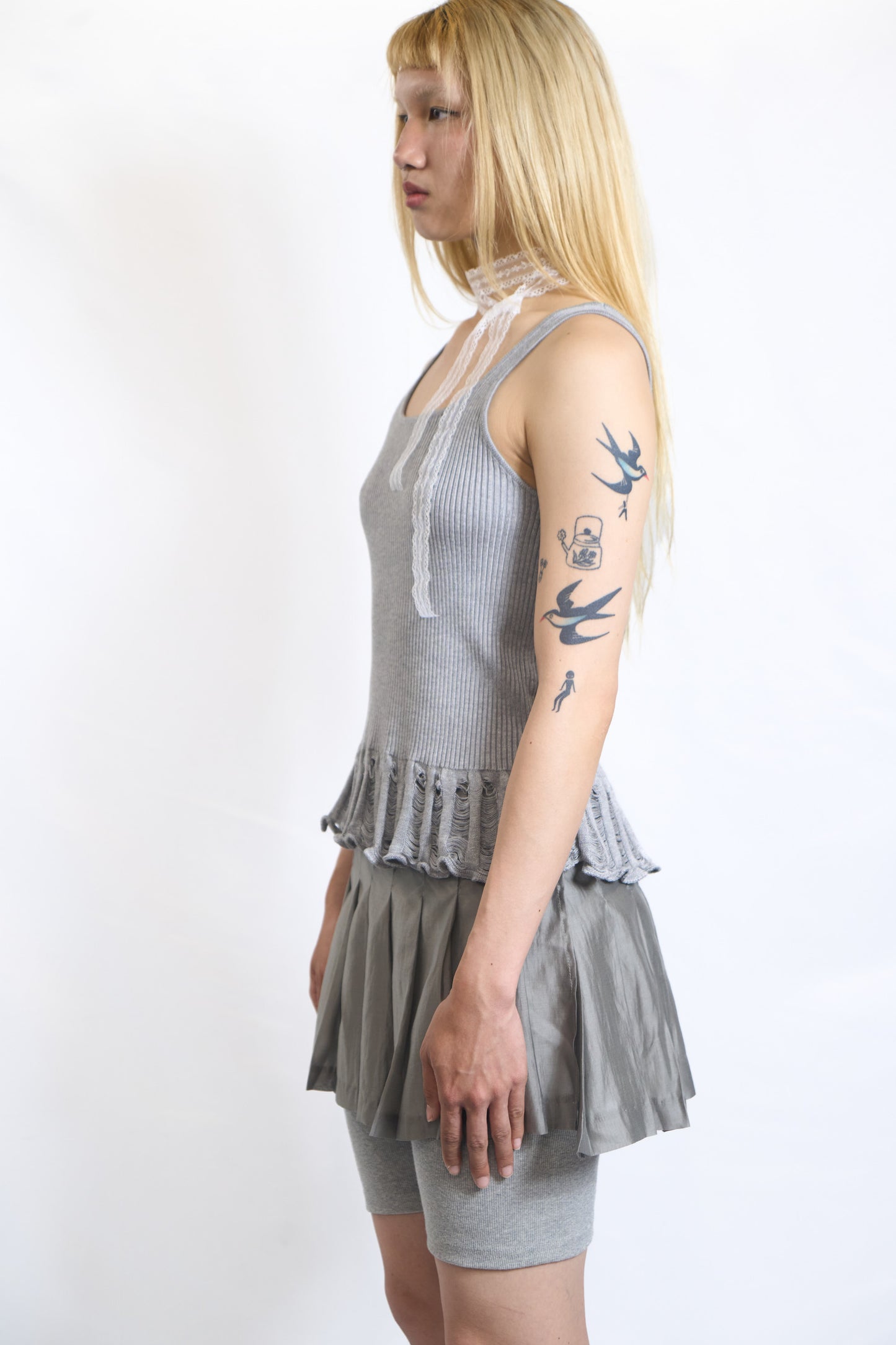 PLASTER CUT-OUT RIBBED TANK TOP