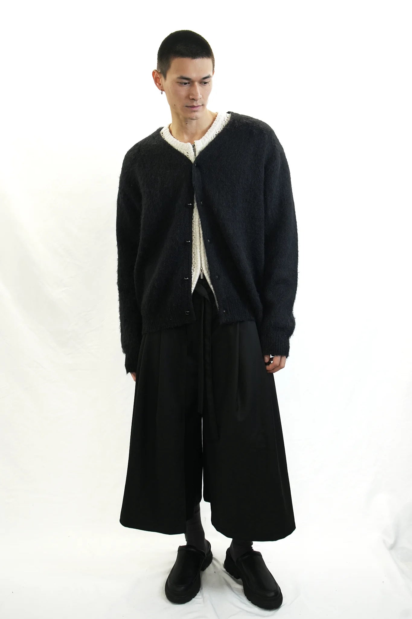 BLACK TIE FRONT FLARED CROPPED TROUSERS