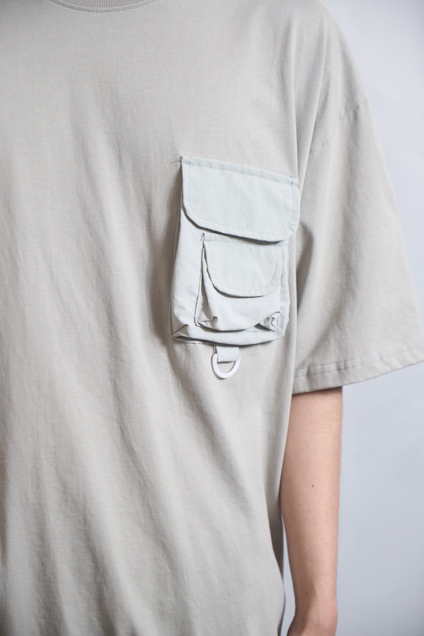 75-RC UTILITY STRING TEE  LIGHT GREY