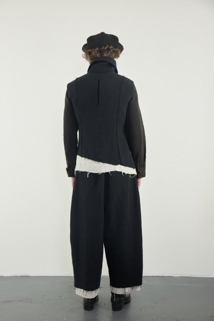 FRAYED HIGH-NECK VEST